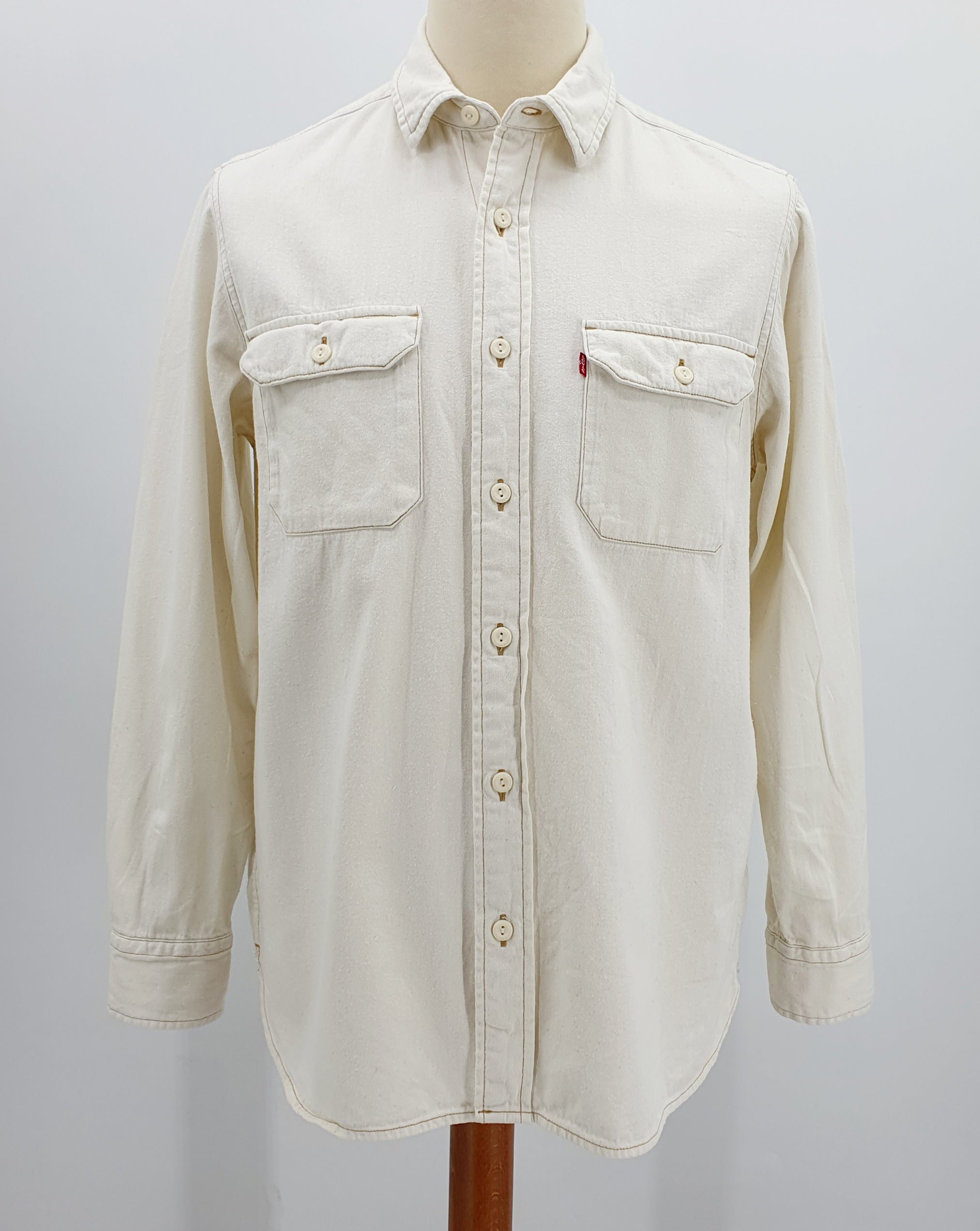 Levi´s, miesten puuvillpaita 2000-luku, väri luonnonvalkoinen