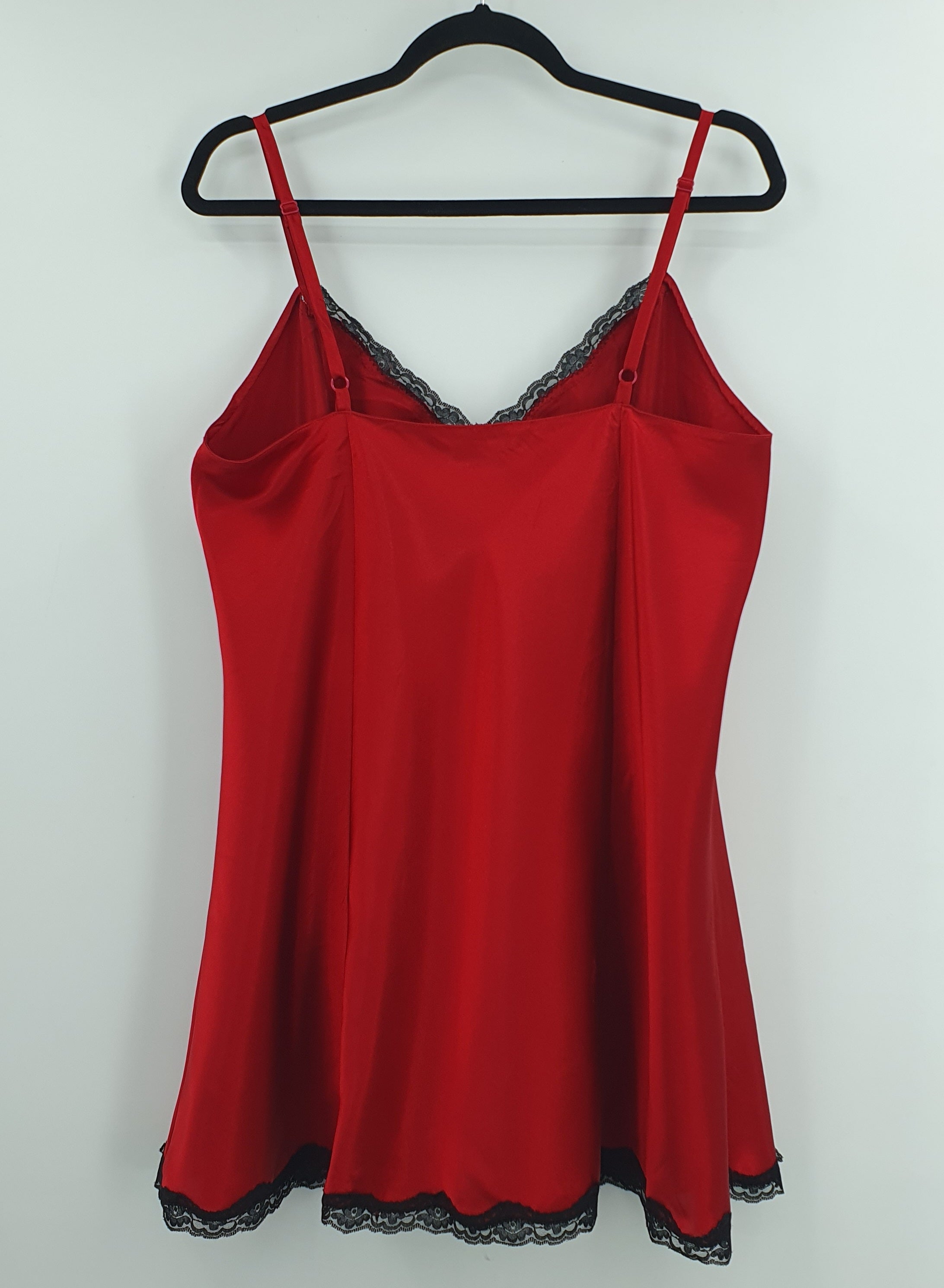 Red and black underwear, size 44-46