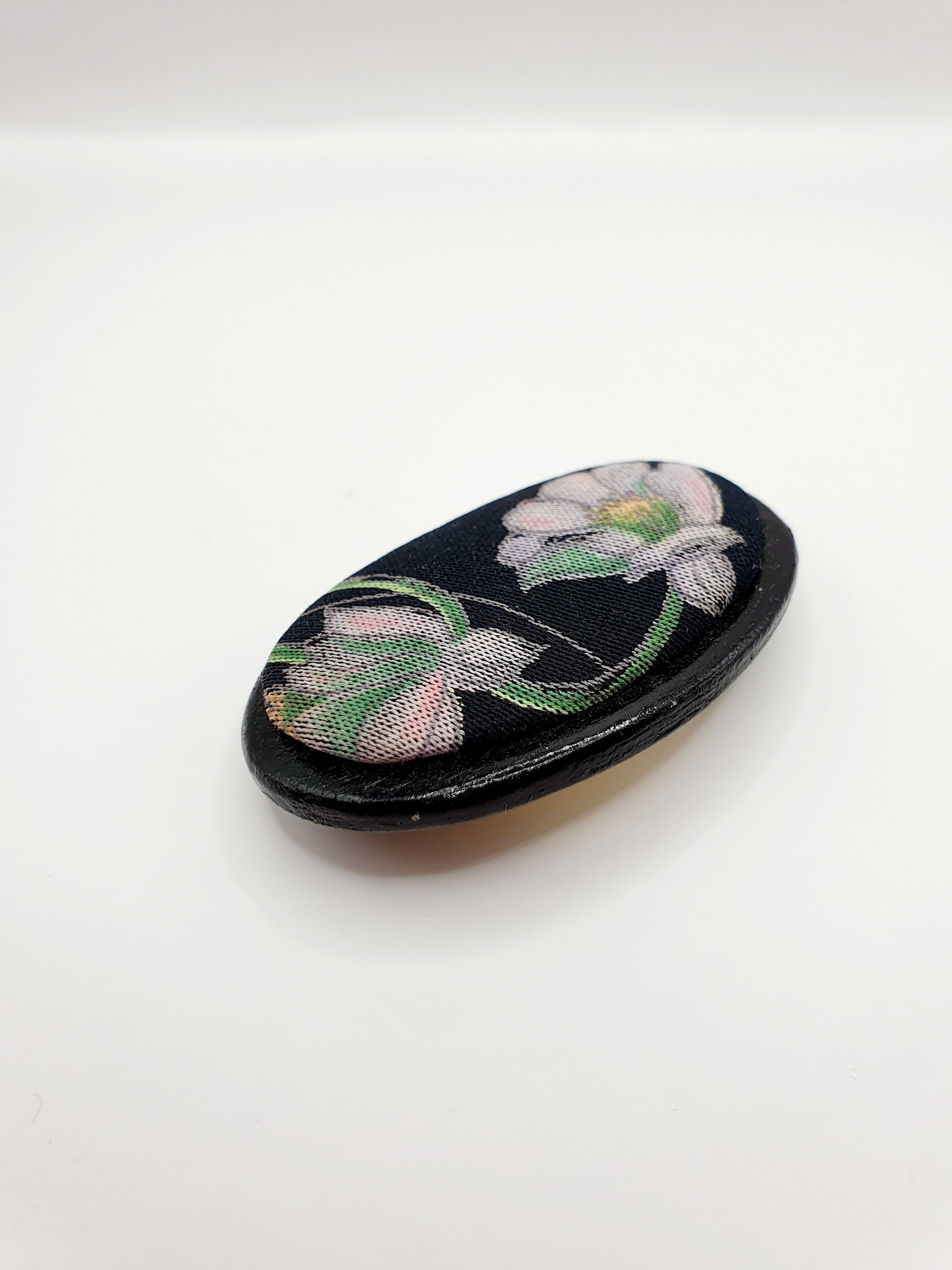 Black oval brooch from the 80s | Finnish handicraft