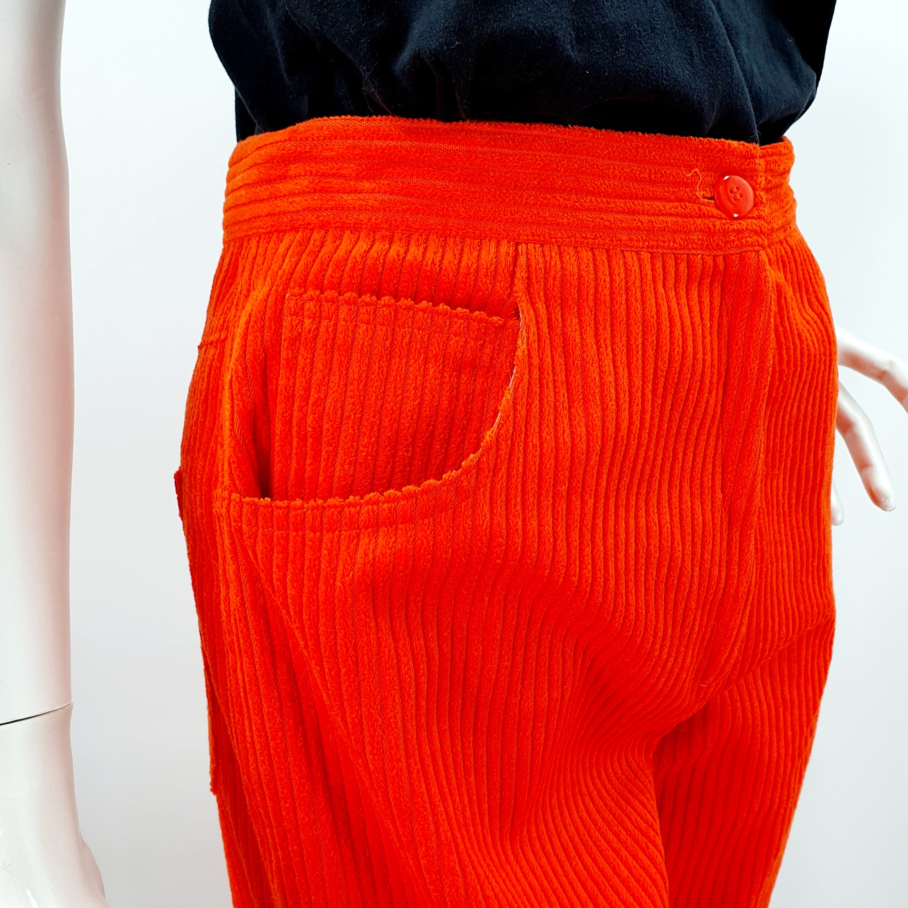 Orange corduroy trousers from the 90s, belt circumference 70cm, size 36