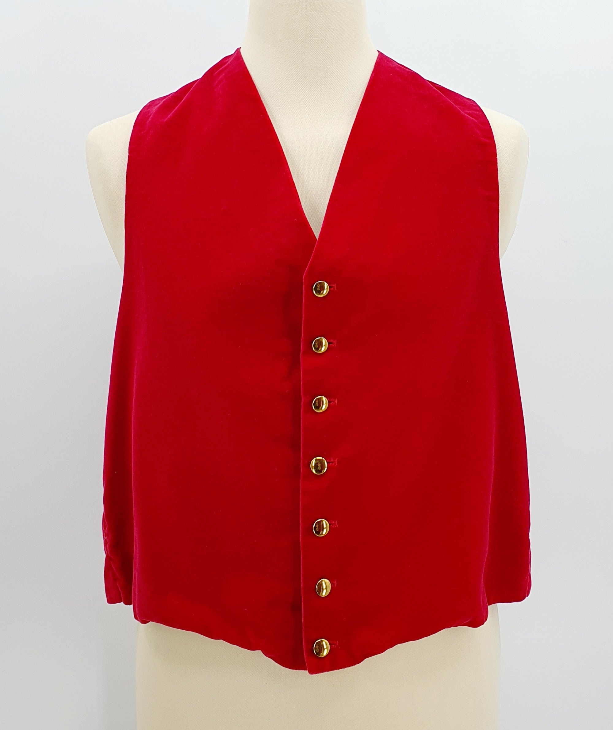 Punainen samettiliivi miehelle Nappikiinnitys