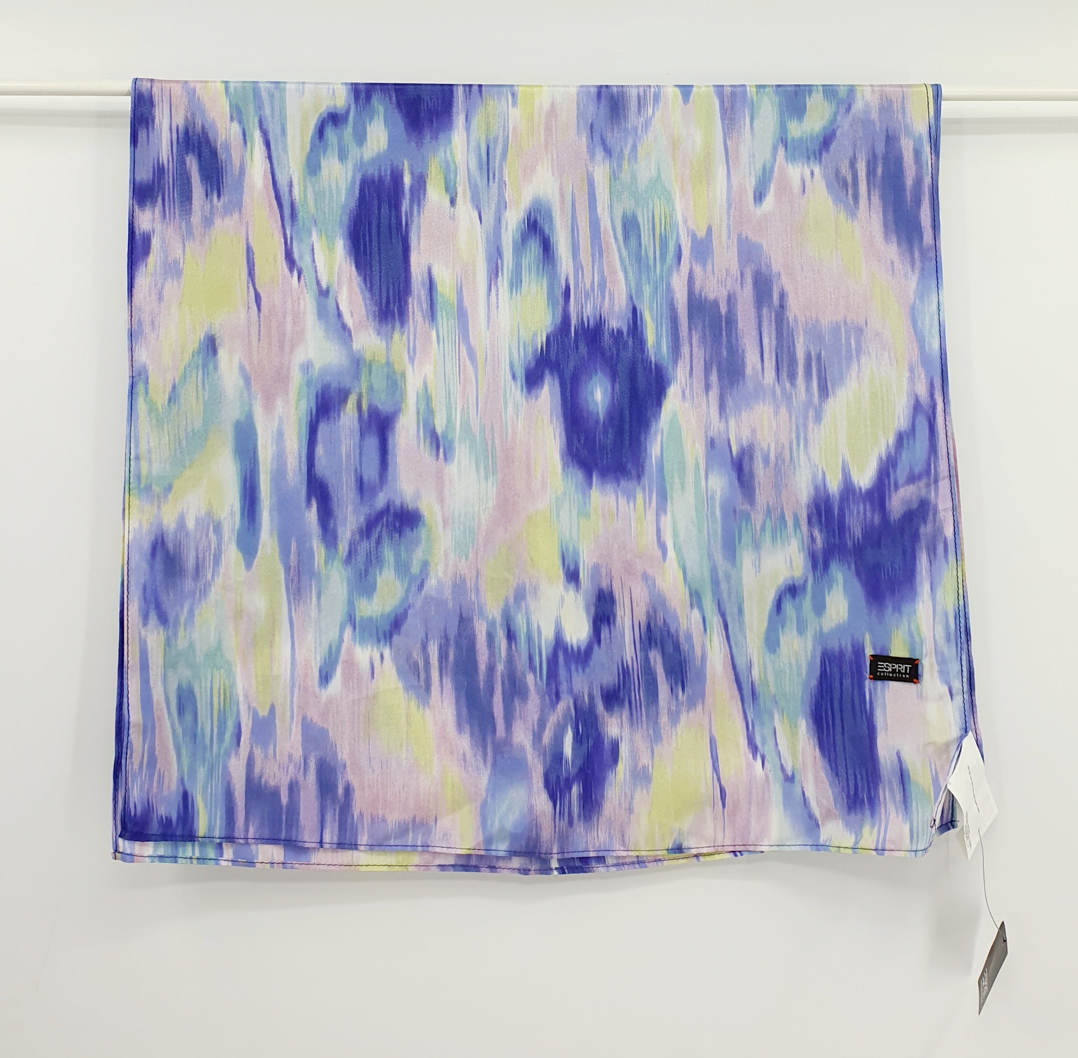 Esprit pastellinsävyinen silkkihuivi, pitkänmallinen secondhand huivi