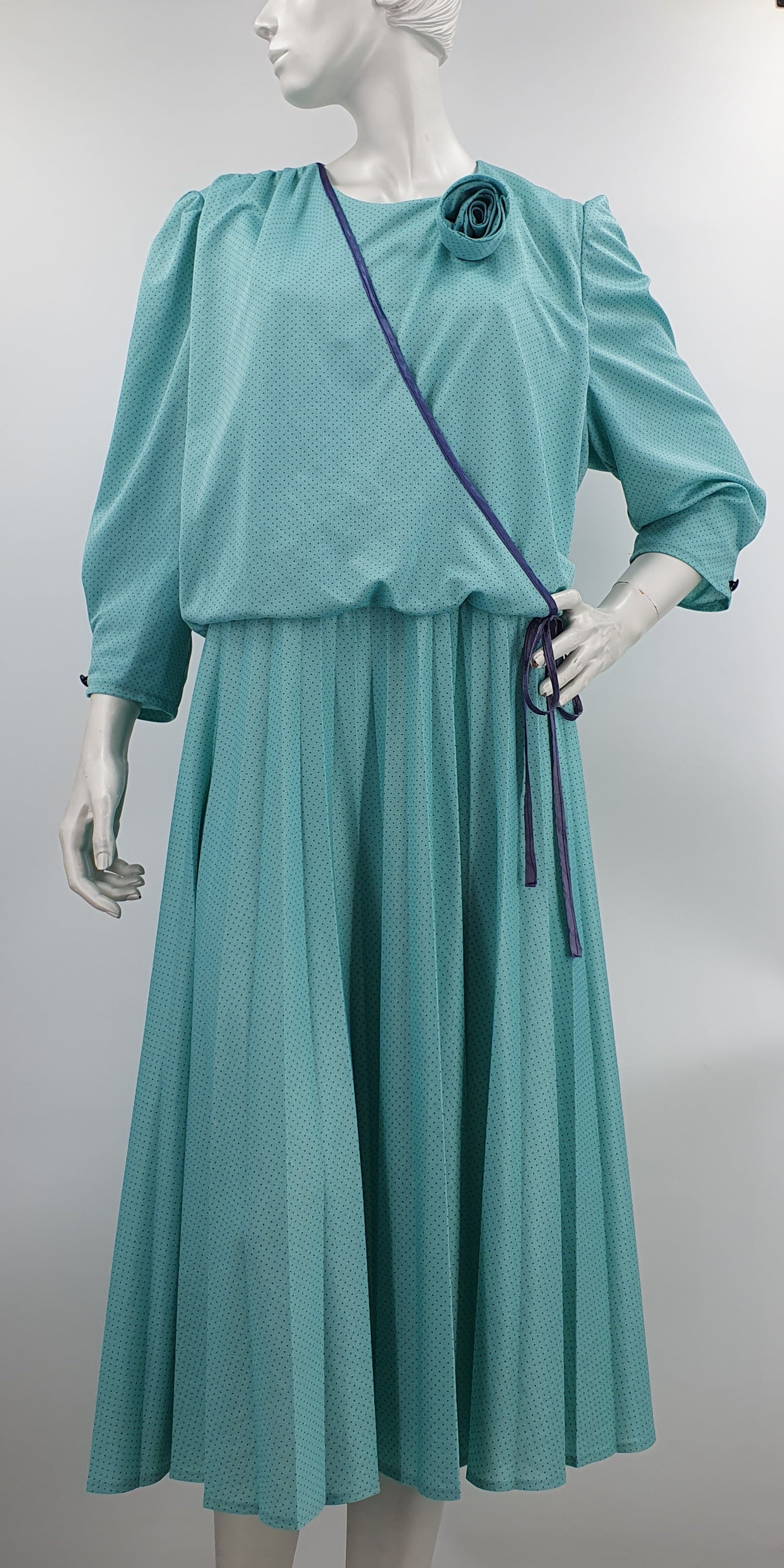 Eurofashion, English vintage dress, from the 80s, size 40-42-(44)