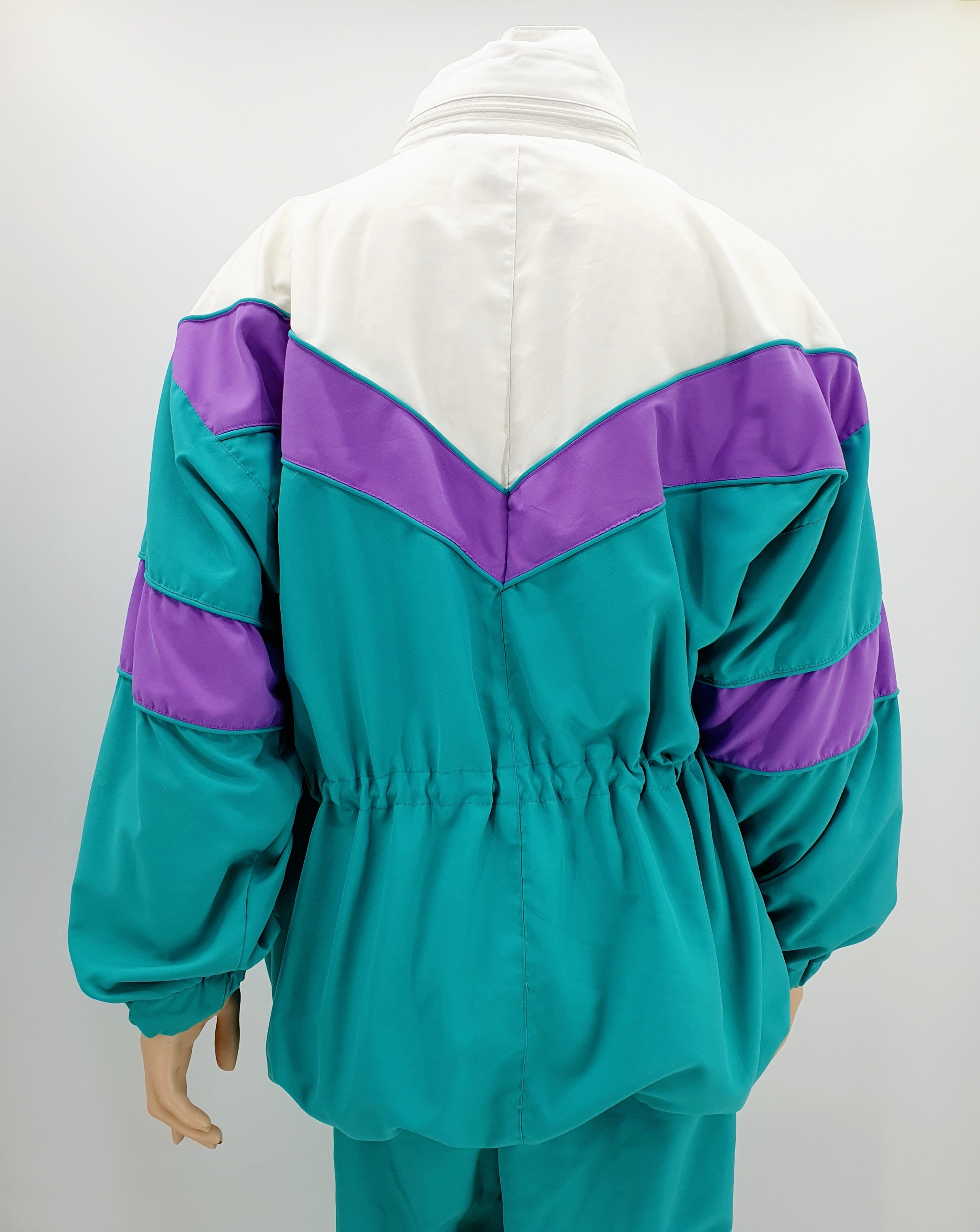 Vintage ulkoilutakki 90-luku, väri vedenvihreä, koko 42(44, kuva selkäpuolelta