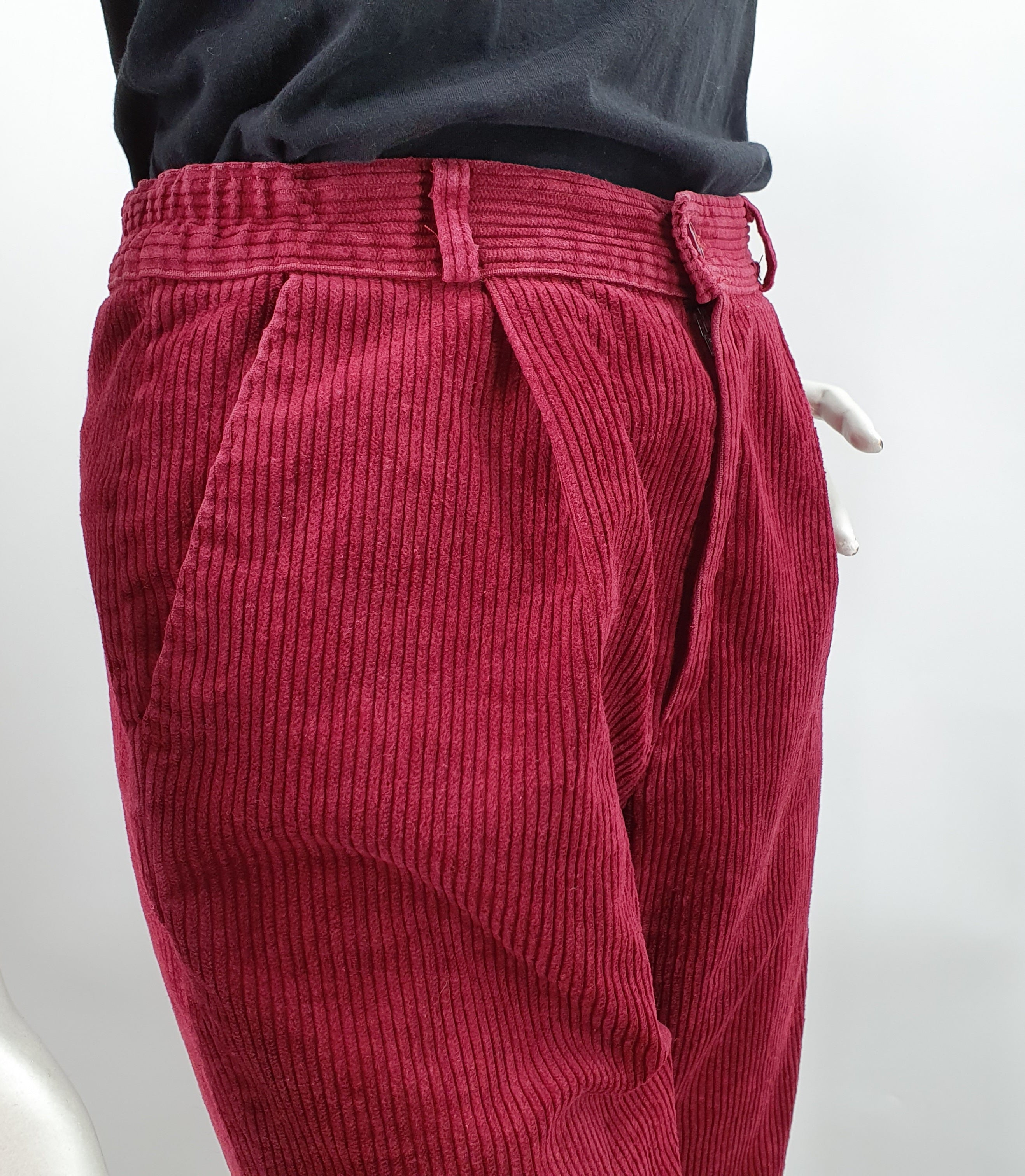 Burgundy corduroy trousers from the 90s, waist 70cm, size 36