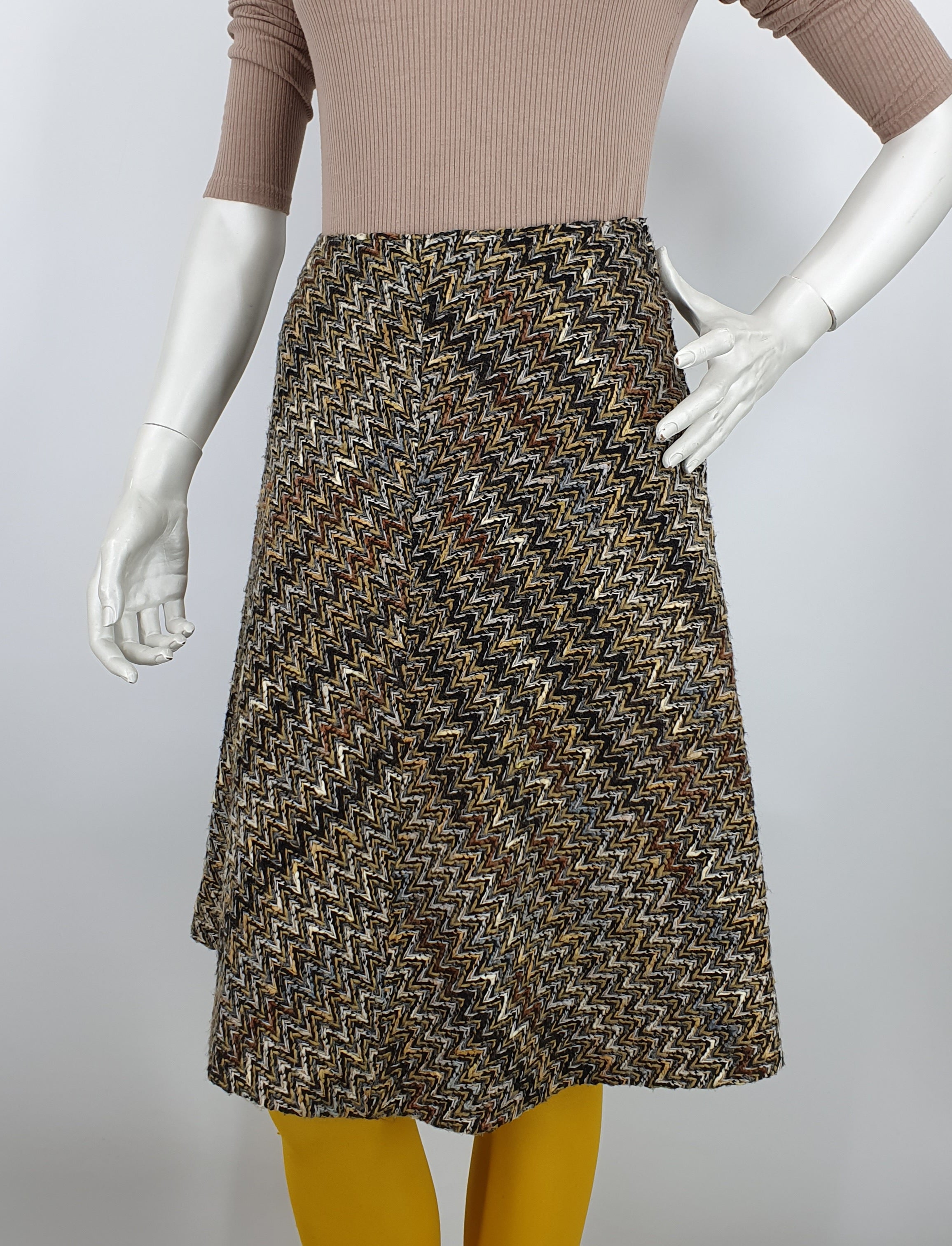 Leona, A-line wool blend skirt from the 70s, waist 68cm, size 34(36)