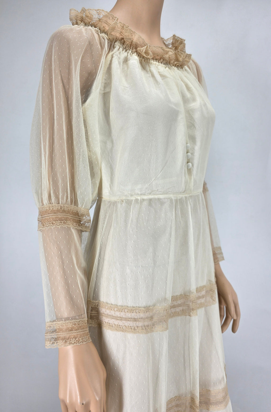 Off-white lace maxi dress from the 60s-70s, size 36/38