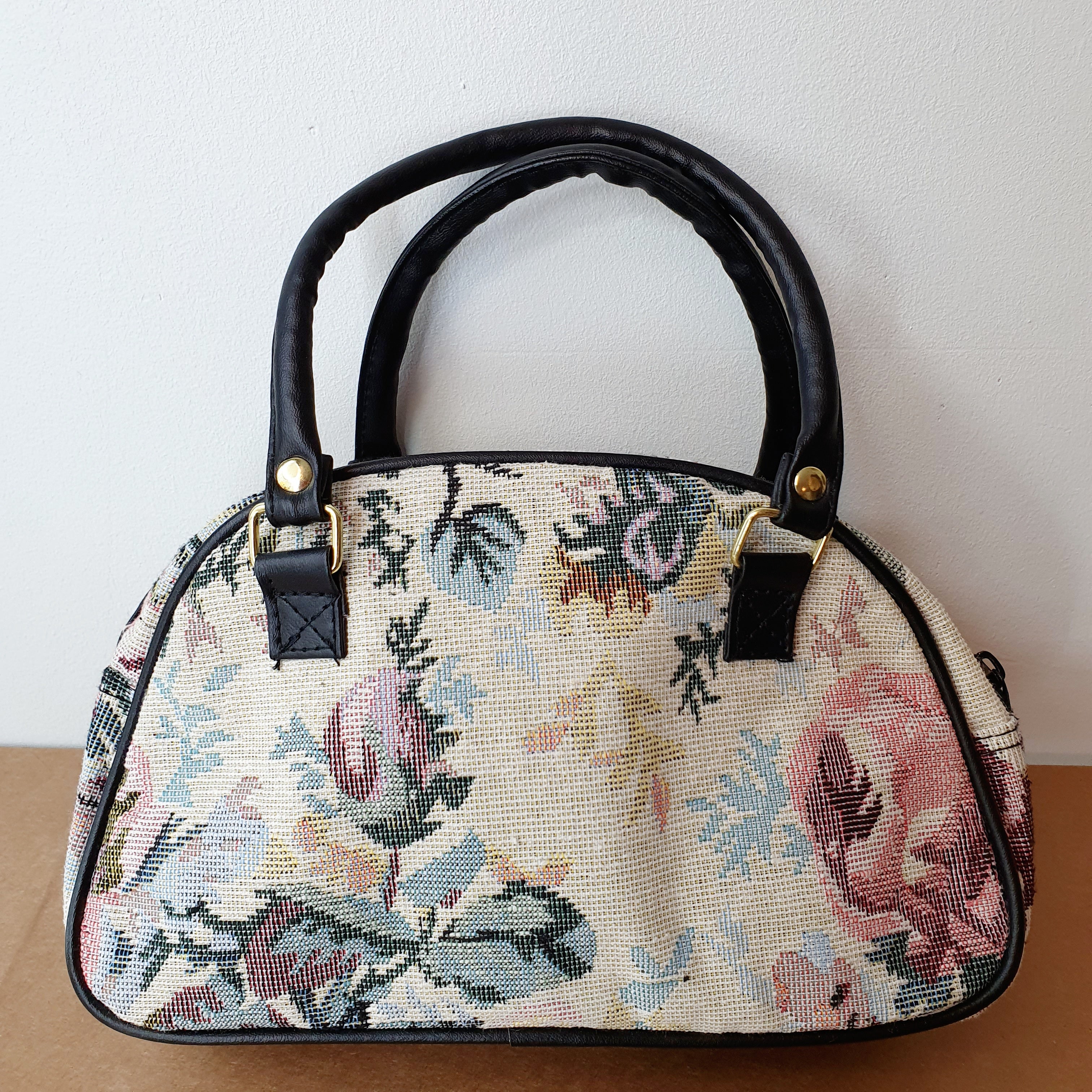 Gobelin-patterned small bag from the 90s