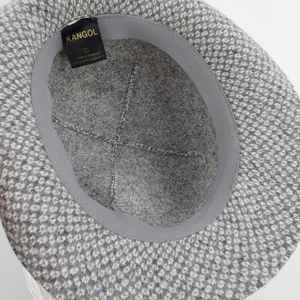 Kangol, harmaavalkoinen hattu, käyttämätön, koko 54cm