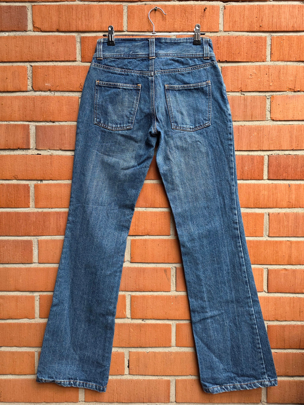 United, low-waisted jeans from the late 90s, waist 76cm, size 36