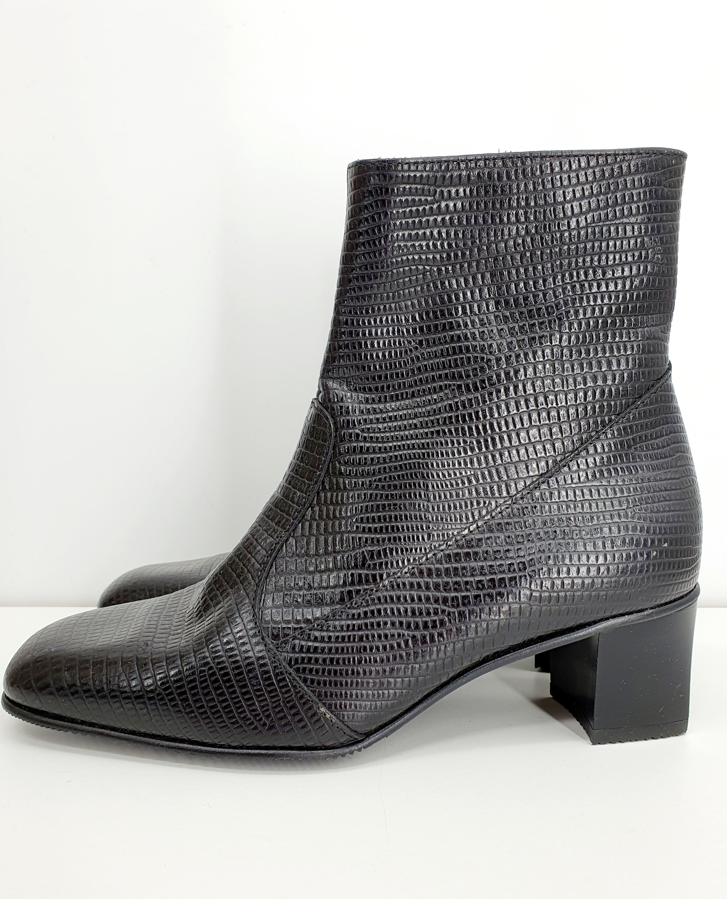 Pertti Palmroth, mustat nilkkurit 2000-luvulta, matelijakuvio