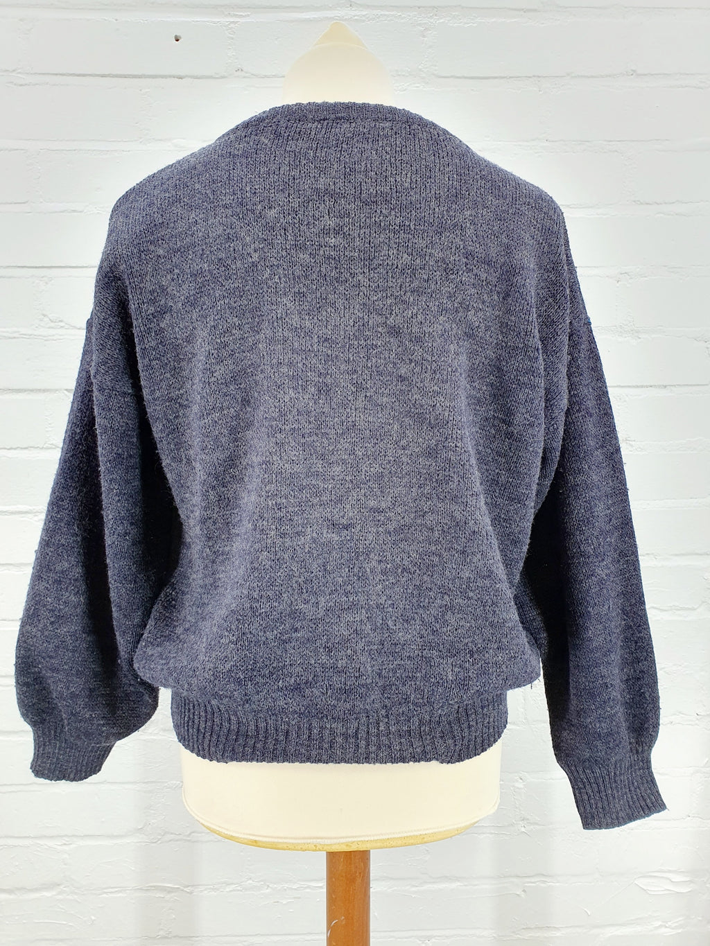 Dark grey men's knit sweater with a teal pattern, from the 80s | Made in Italy | Size L