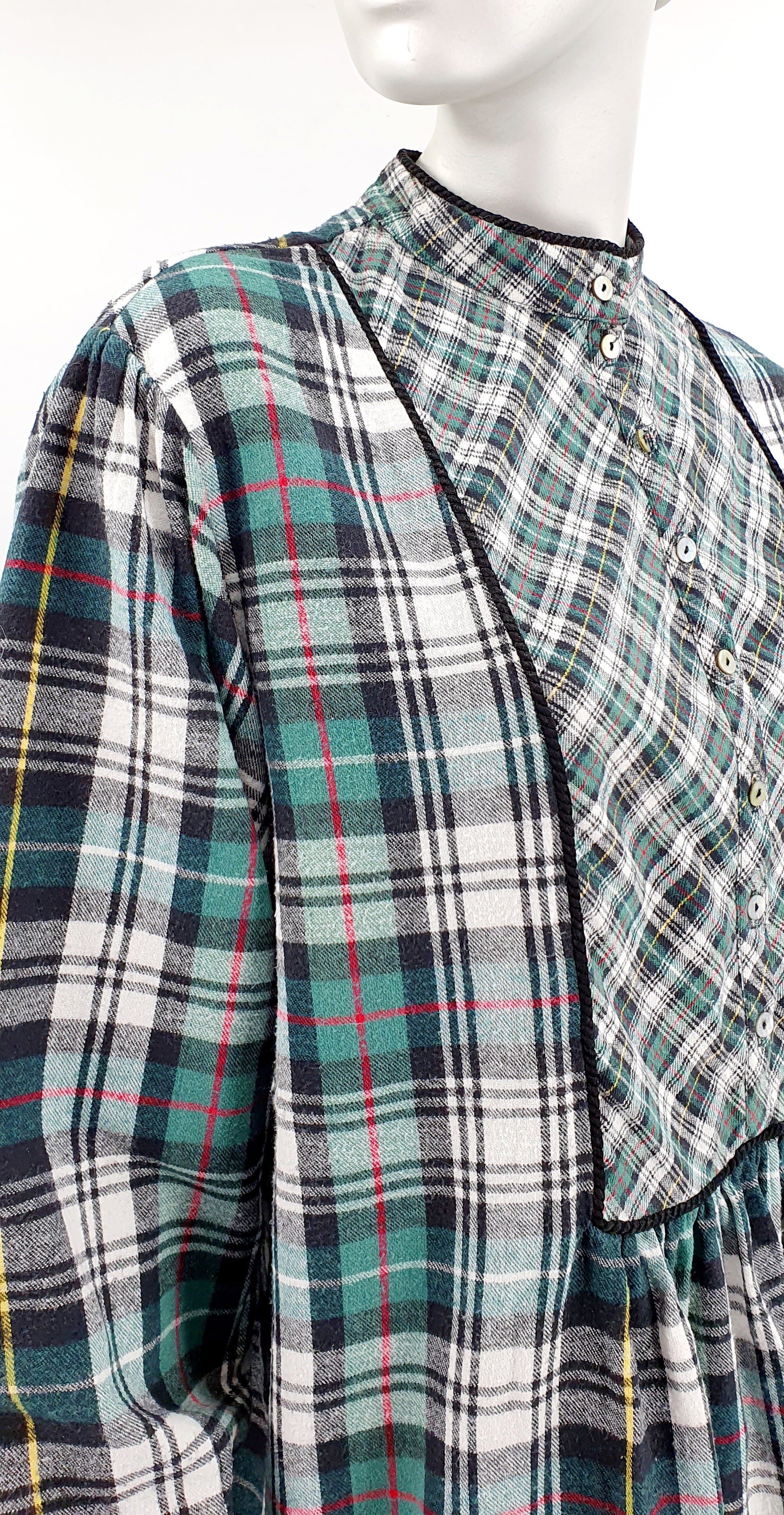 Eileen West plaid flannel dress or home outfit from the 90s, size 42