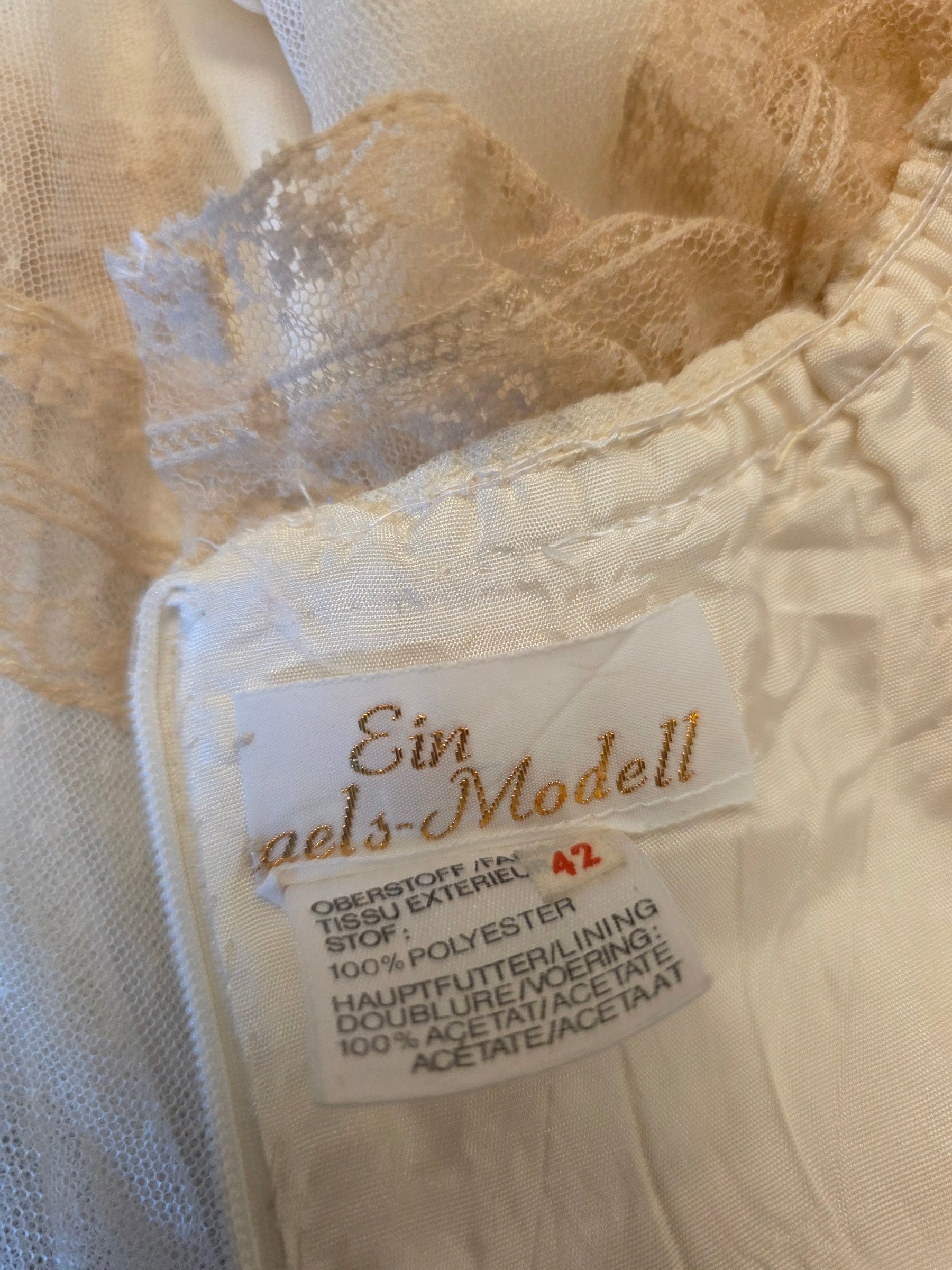 Off-white lace maxi dress from the 60s-70s, size 36/38