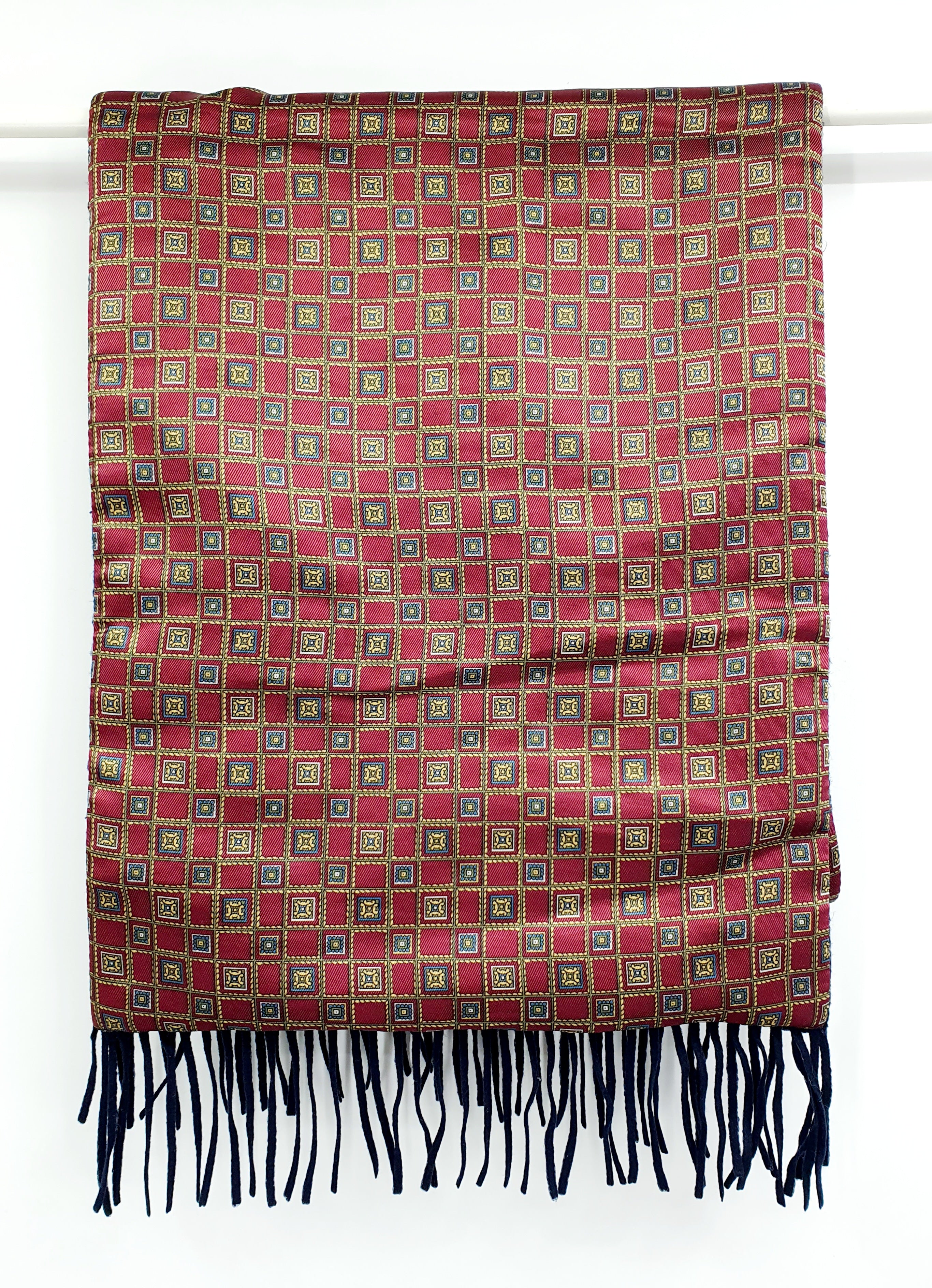Long men's secondhand scarf, size 27x135cm