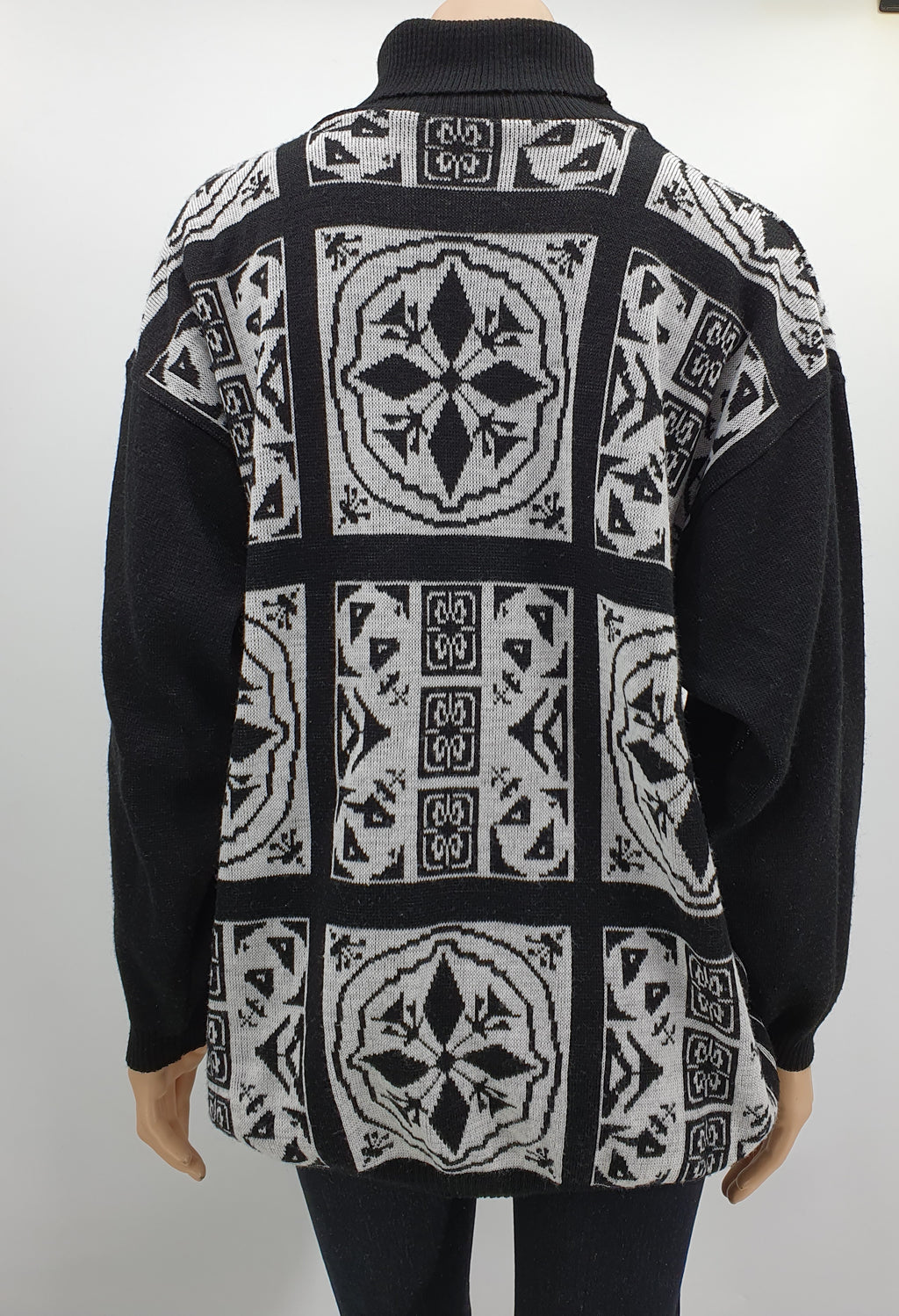 Vintage neulepusero 90-luvulta graafinen kuviointi, korkea kaulus, koko 40-42, kuva takaa