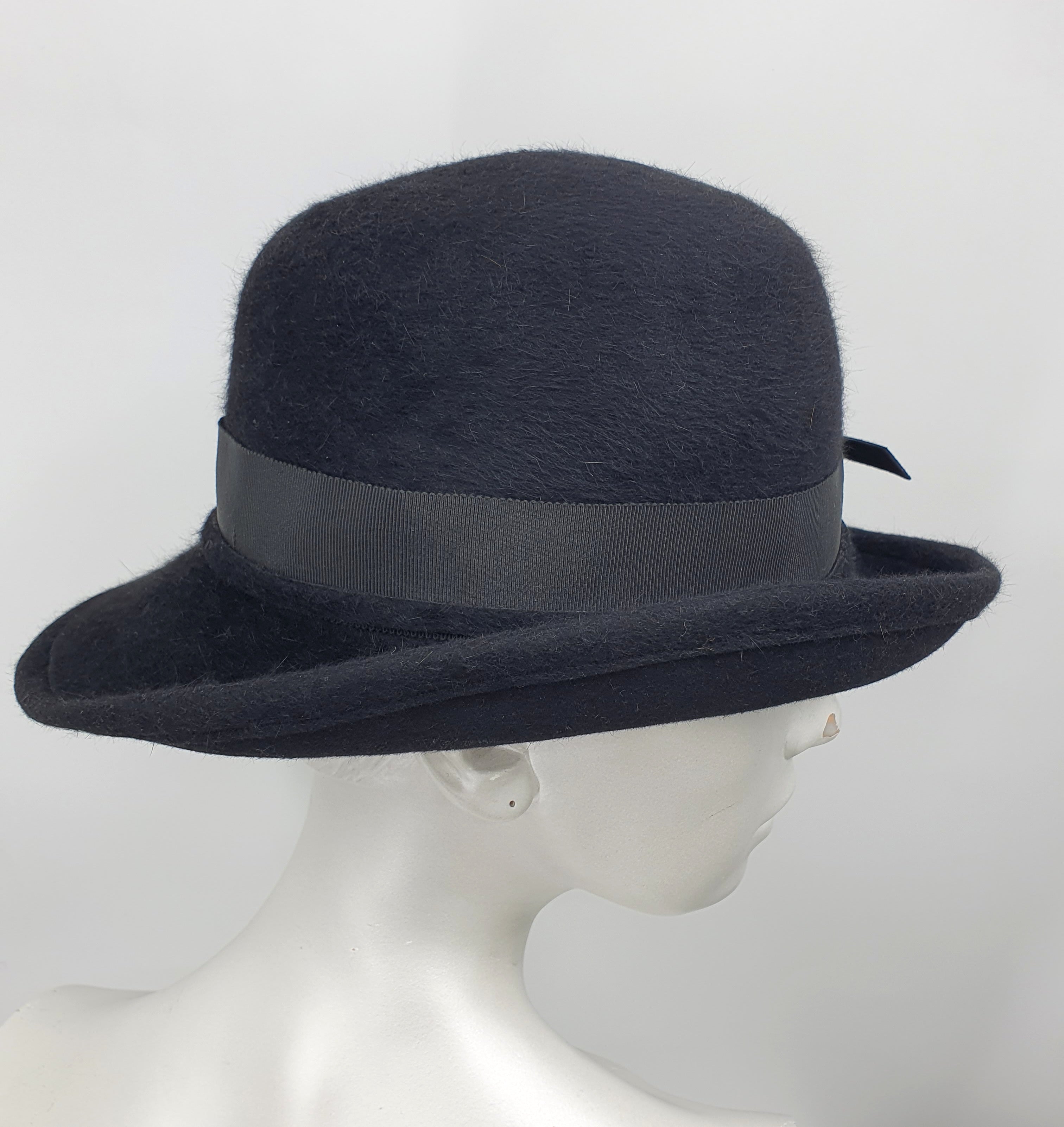 Women's felt hat from the 80s, color black, unused, 55cm