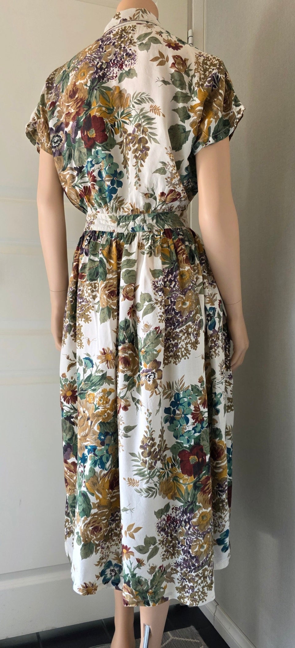 Woman Collection, floral viscose dress from the 90s, size 36(38)