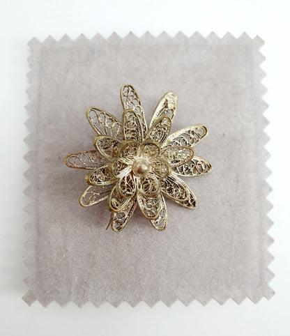 Filigree brooch, flower