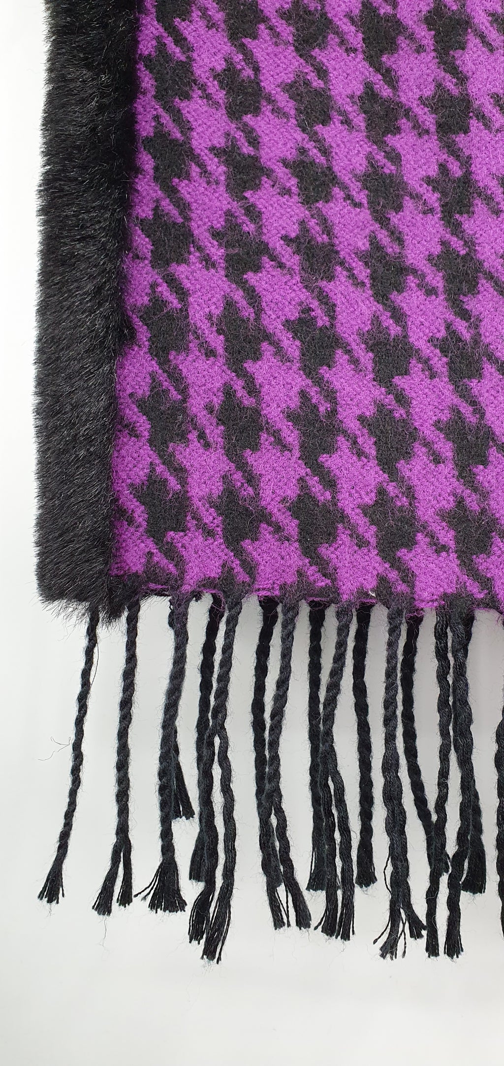 Nortika, houndstooth patterned wool scarf, size 30x160cm