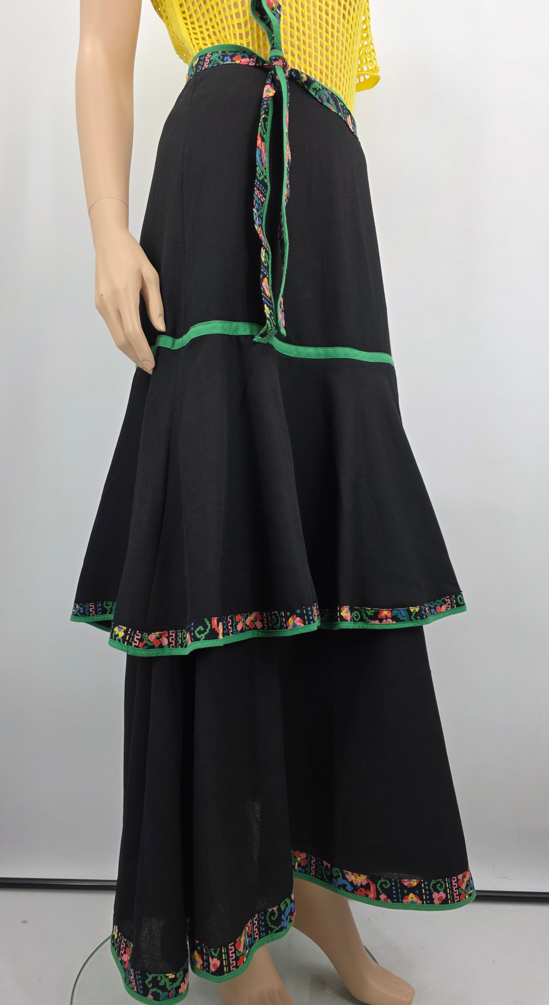 Black maxi skirt with colorful details, from the 70s, waist 74cm, size 36-38
