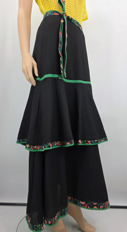 Black maxi skirt with colorful details, from the 70s, waist 74cm, size 36-38