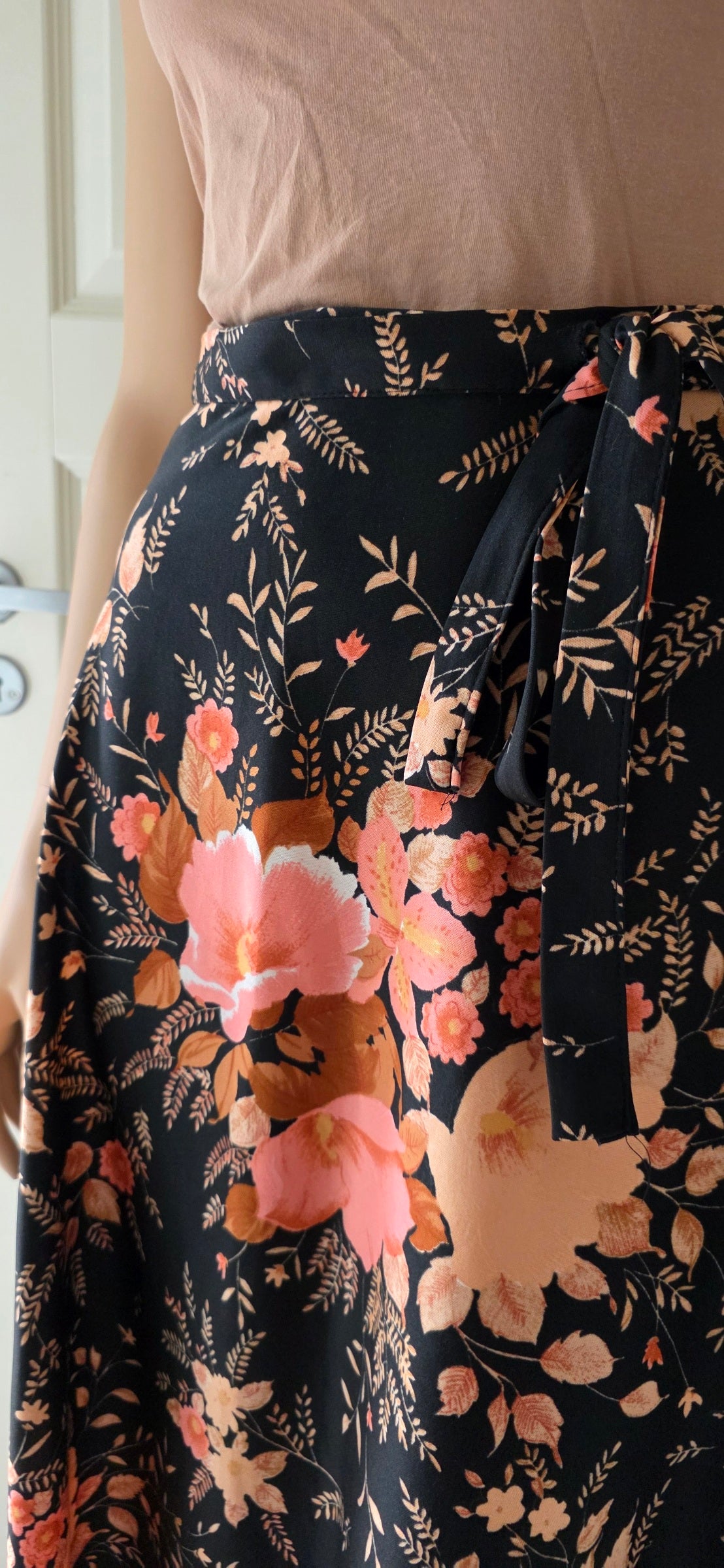Wrap maxi skirt from the 70s, waist 60-80cm, size 34-40