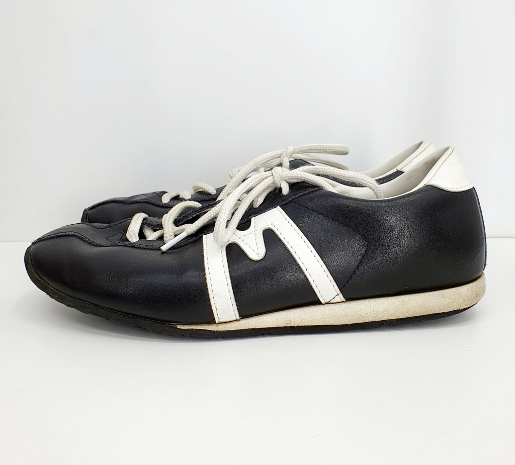 Karhu, mustavalkoiset secondhand tennarit 2000-luku