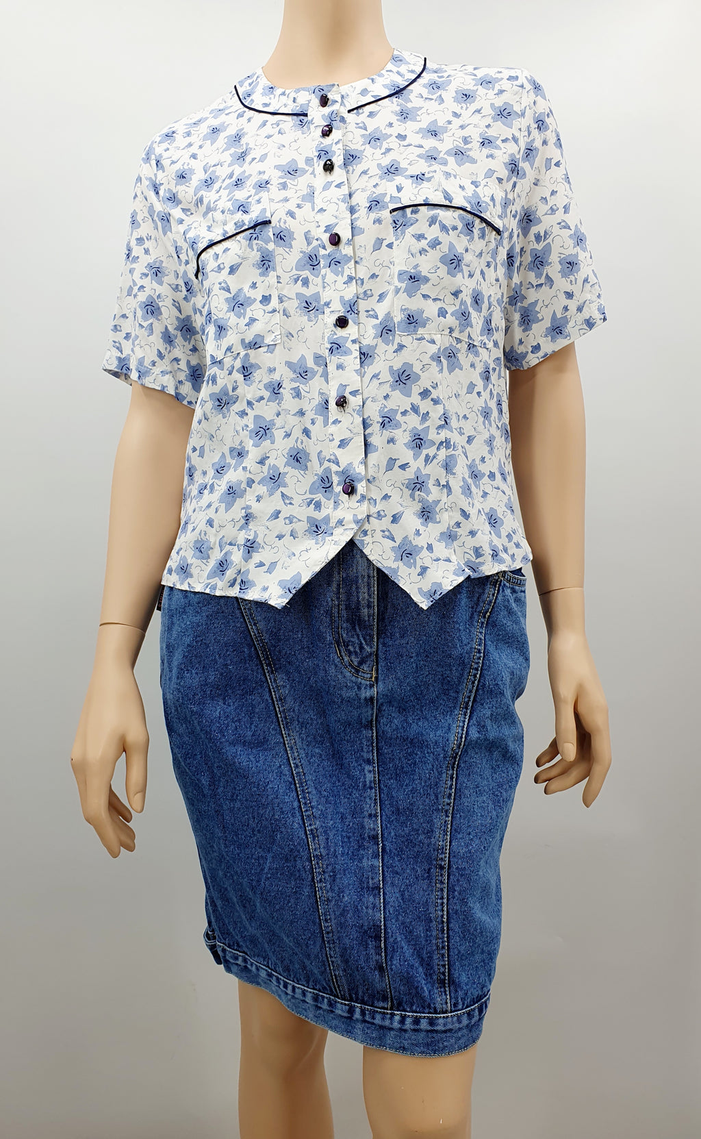Tuomi-Tuote, blue floral women's vintage shirt from the 80s-90s, size 38-40