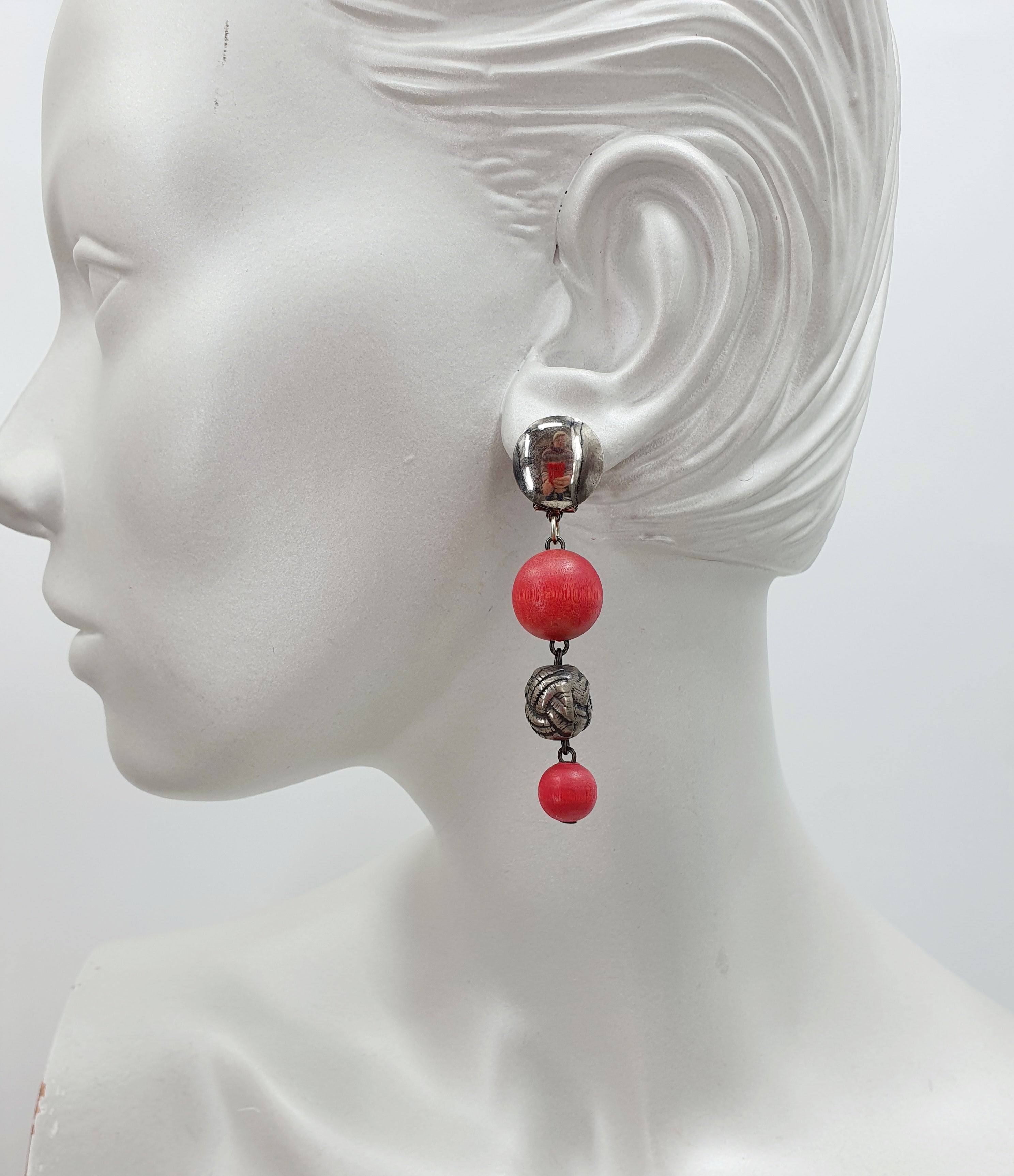 Aarikka, Ingrid clip earrings from the 90s
