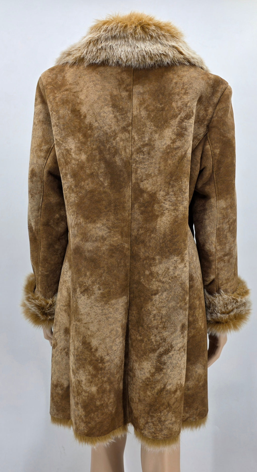 Miss Bissi, ruskea tekoturkis takki, koko 40-42