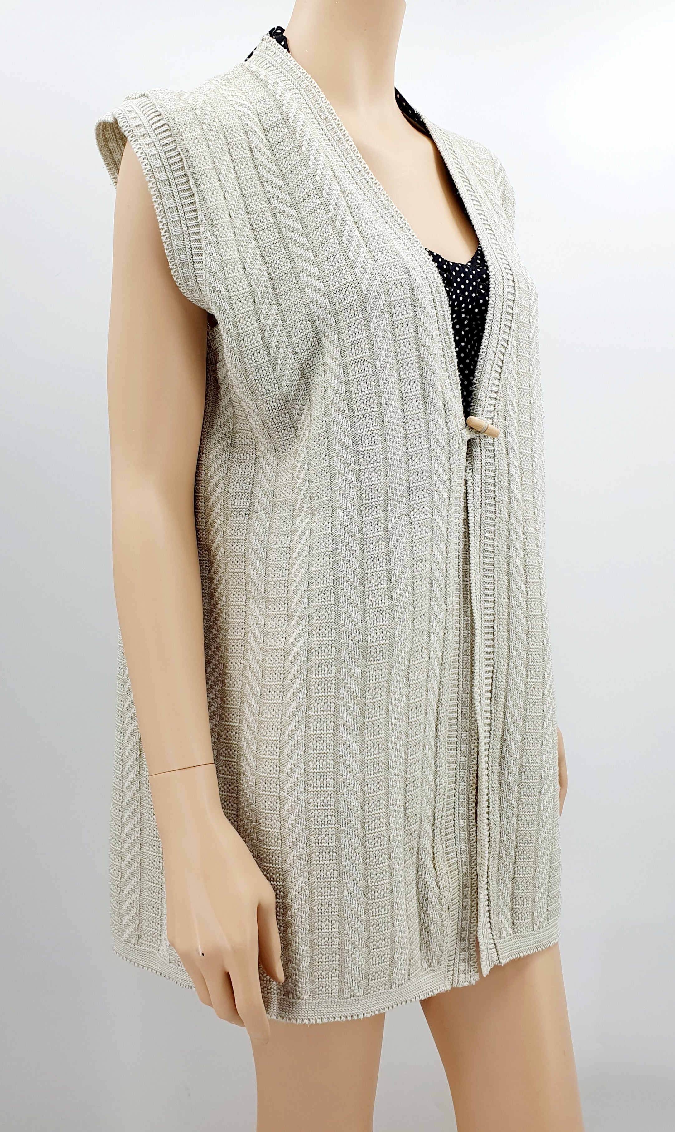 Light long knitted vest from the 90s, size 40-42-44