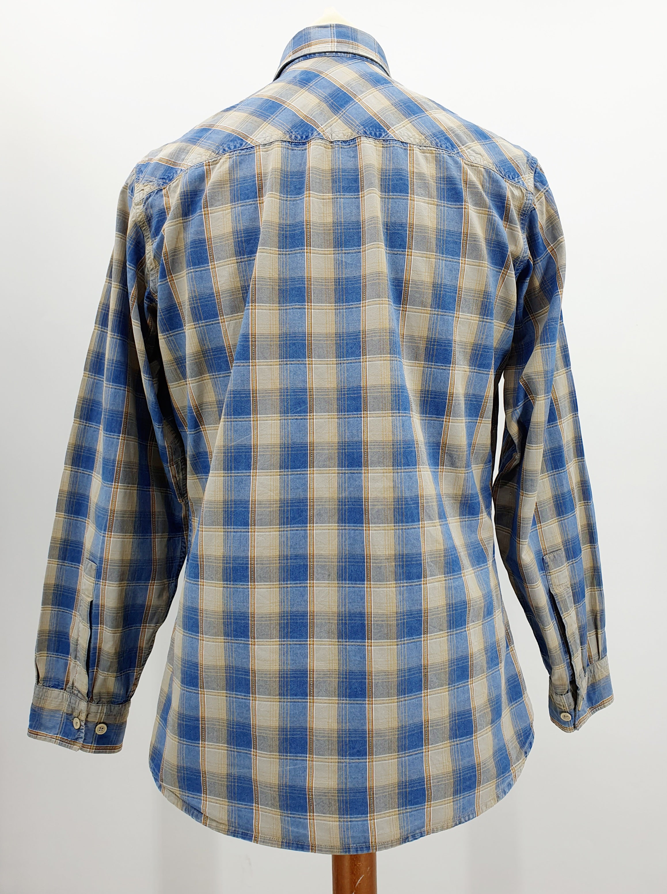 Marlboro Classics, puuvilla ruutupaita 90-luvulta, väritys khaki-sininen, kuva selkäpuolelta