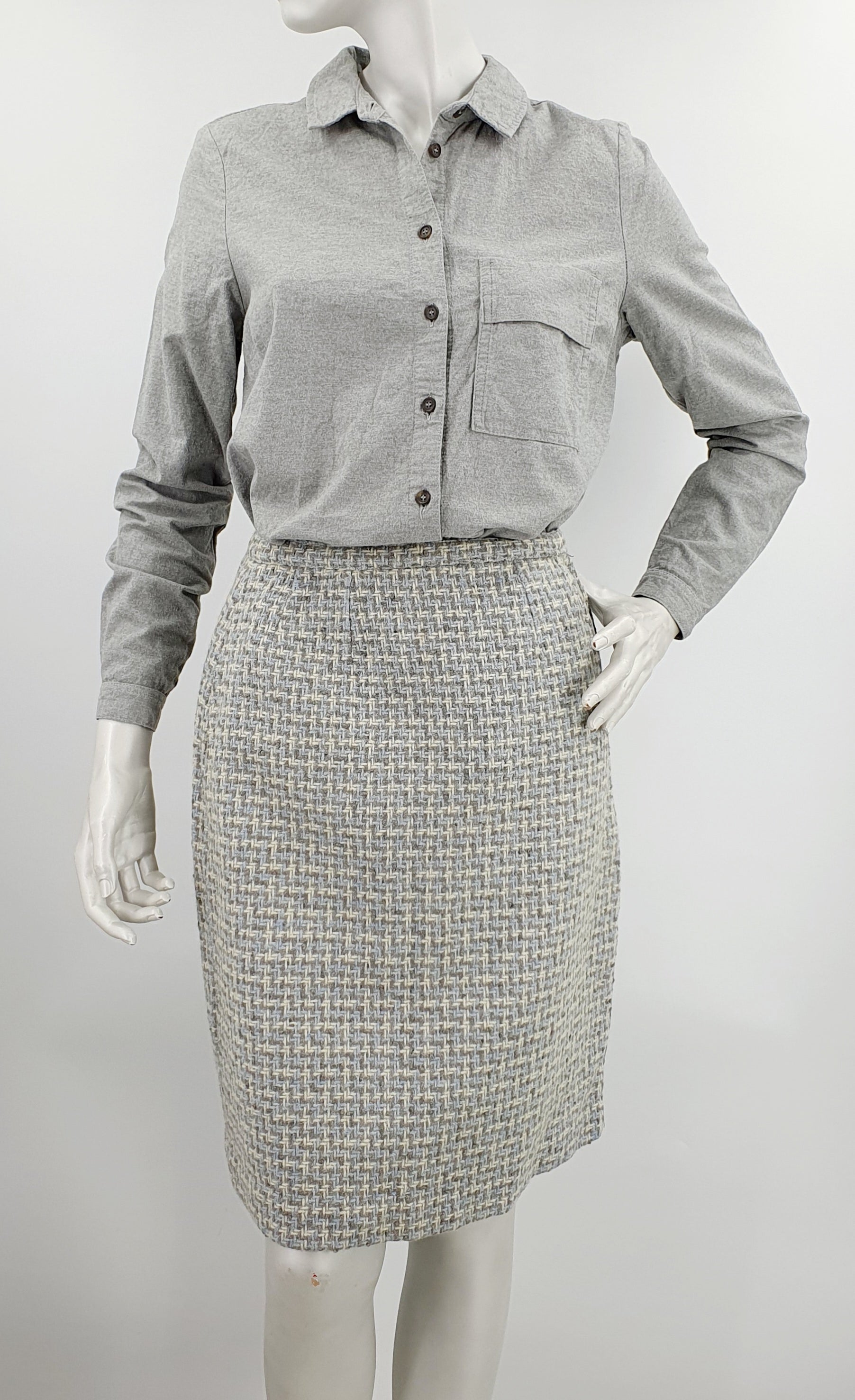Knee-length wool skirt from the 80s-90s, belt 70cm, size 36