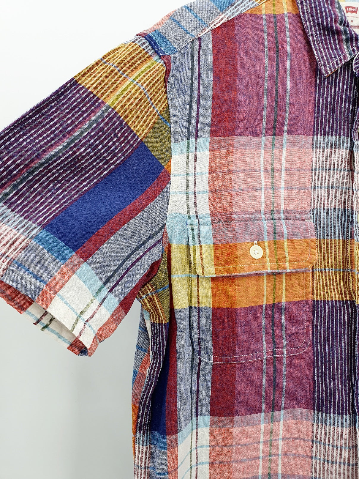 Levi's, men's short-sleeved cotton shirt from the 2000s, size M