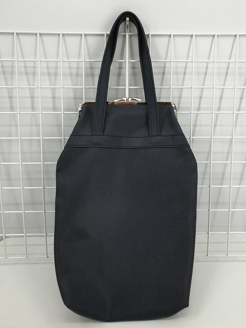 Musta kenkäkassi juhlakengille