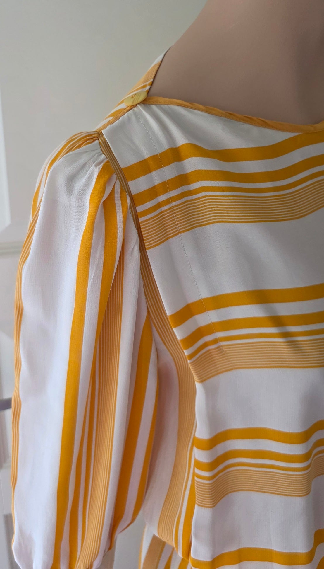 Yellow and white viscose dress from the 80s, size 36-38
