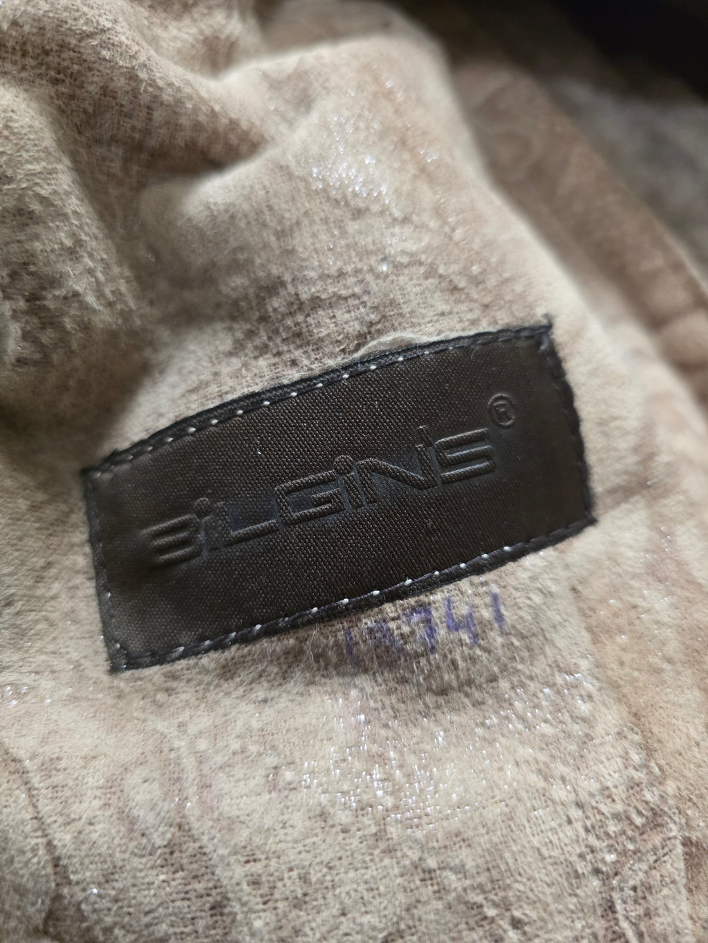 Bilgin´s lampaannahkatakki turkis somisteilla, väri beige, kuva tuotelogosta