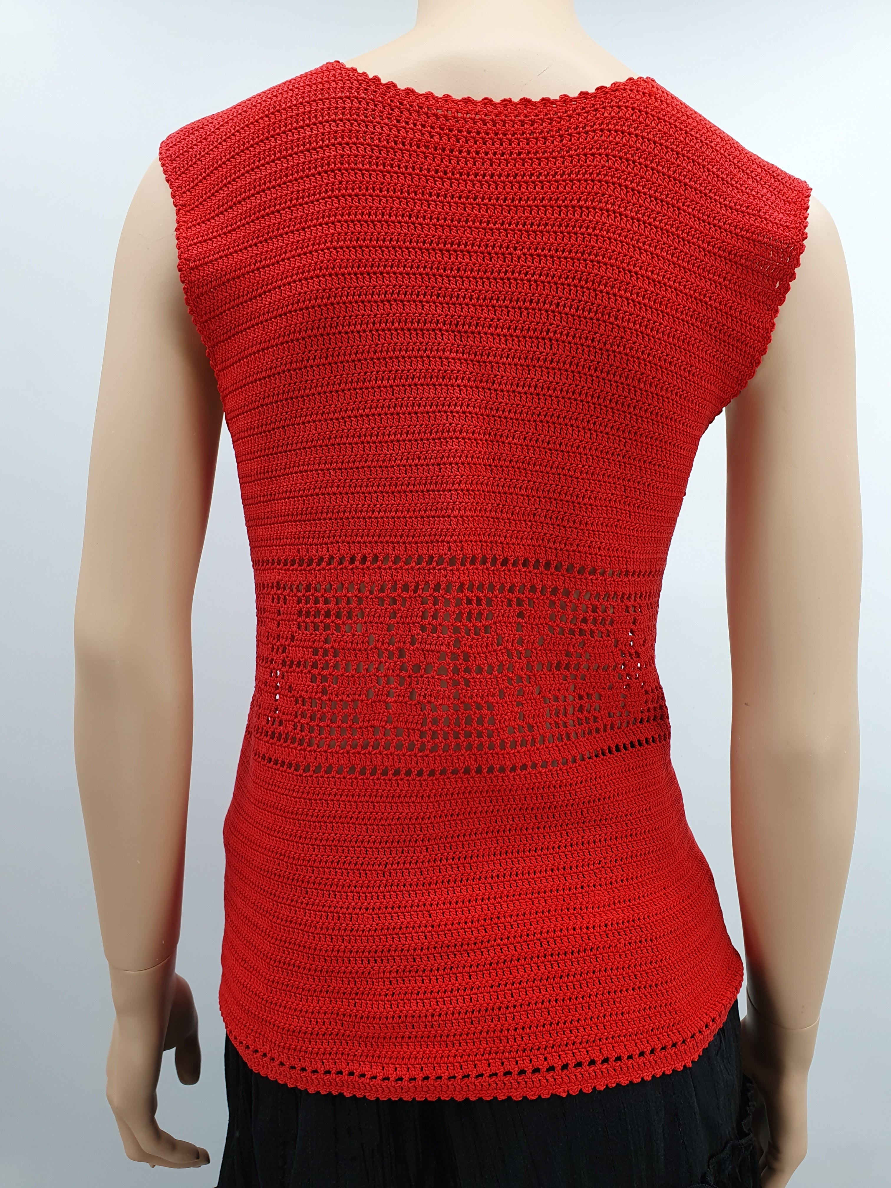 Crocheted red vest from the 70s, size 34-36