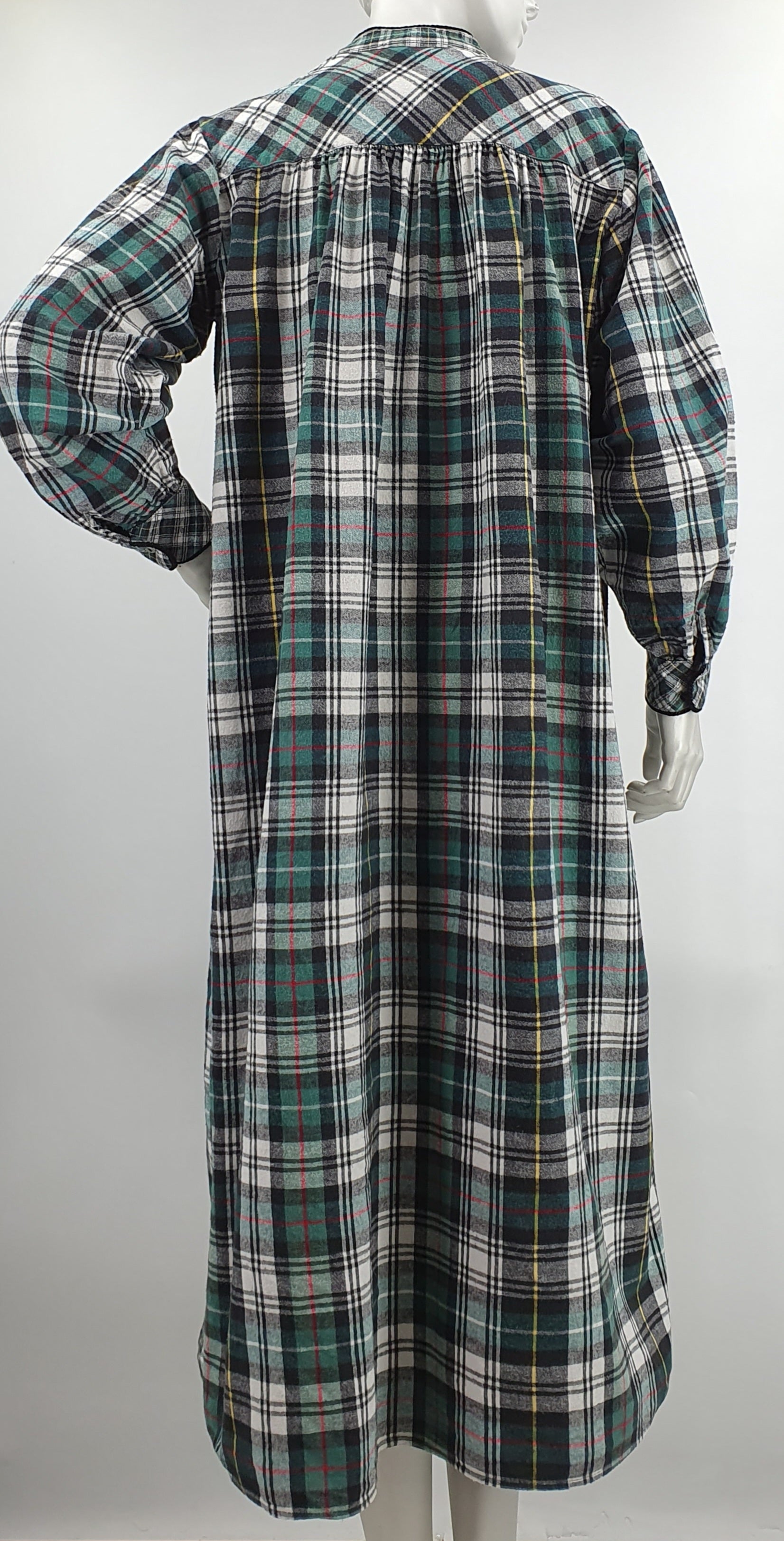Eileen West plaid flannel dress or home outfit from the 90s, size 42