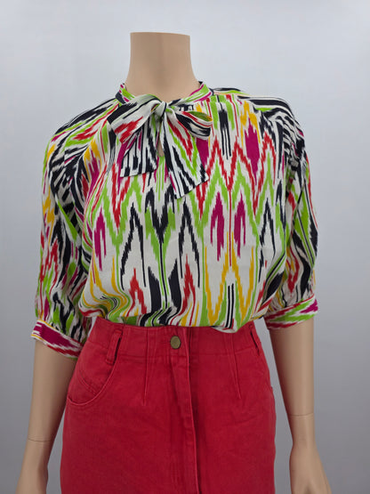 Colorful shawl collar shirt, half-length sleeves, size 38-40