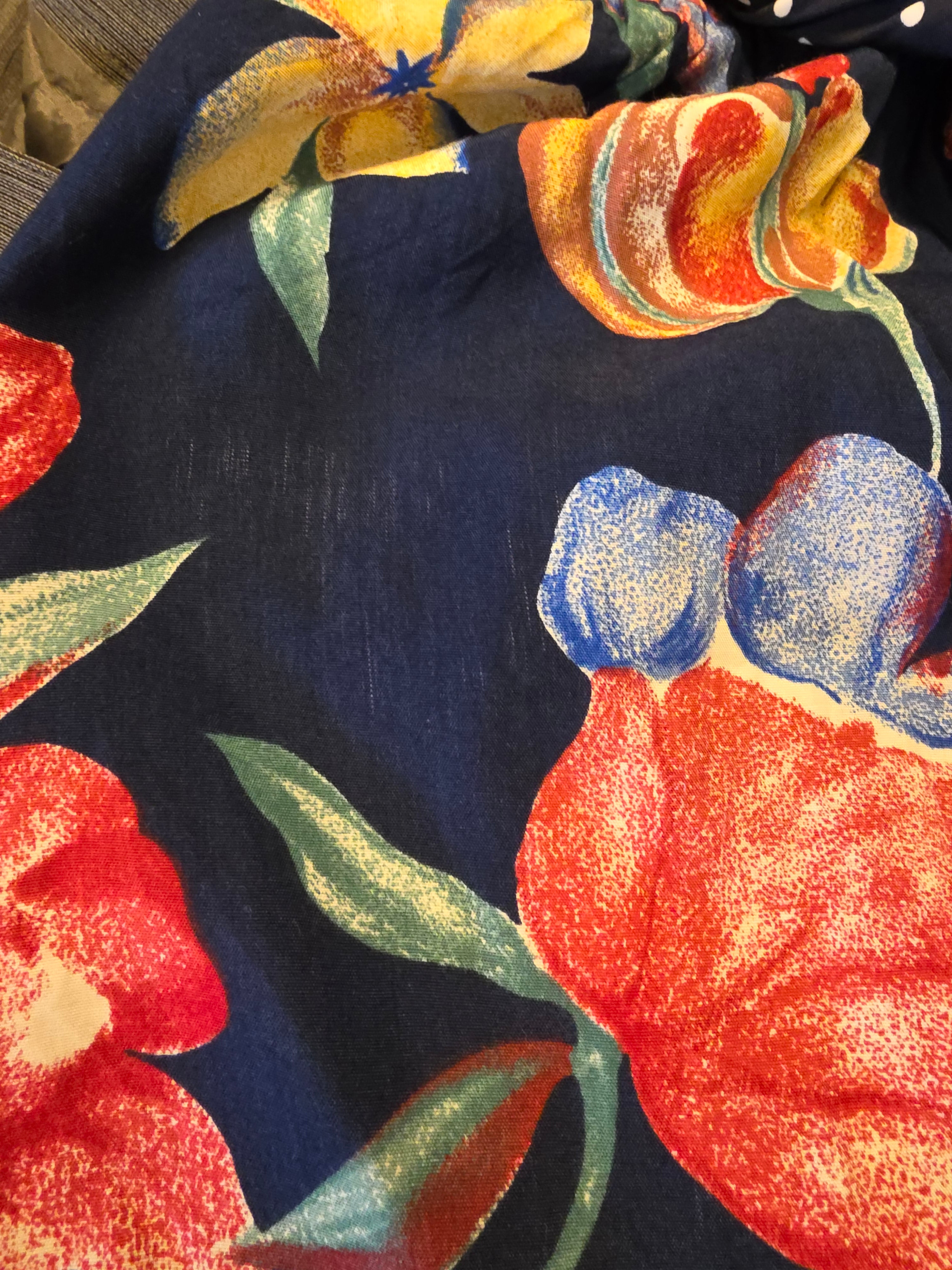 Beretti, floral viscose shorts from the 90s, waist 75-85cm, size 38-40