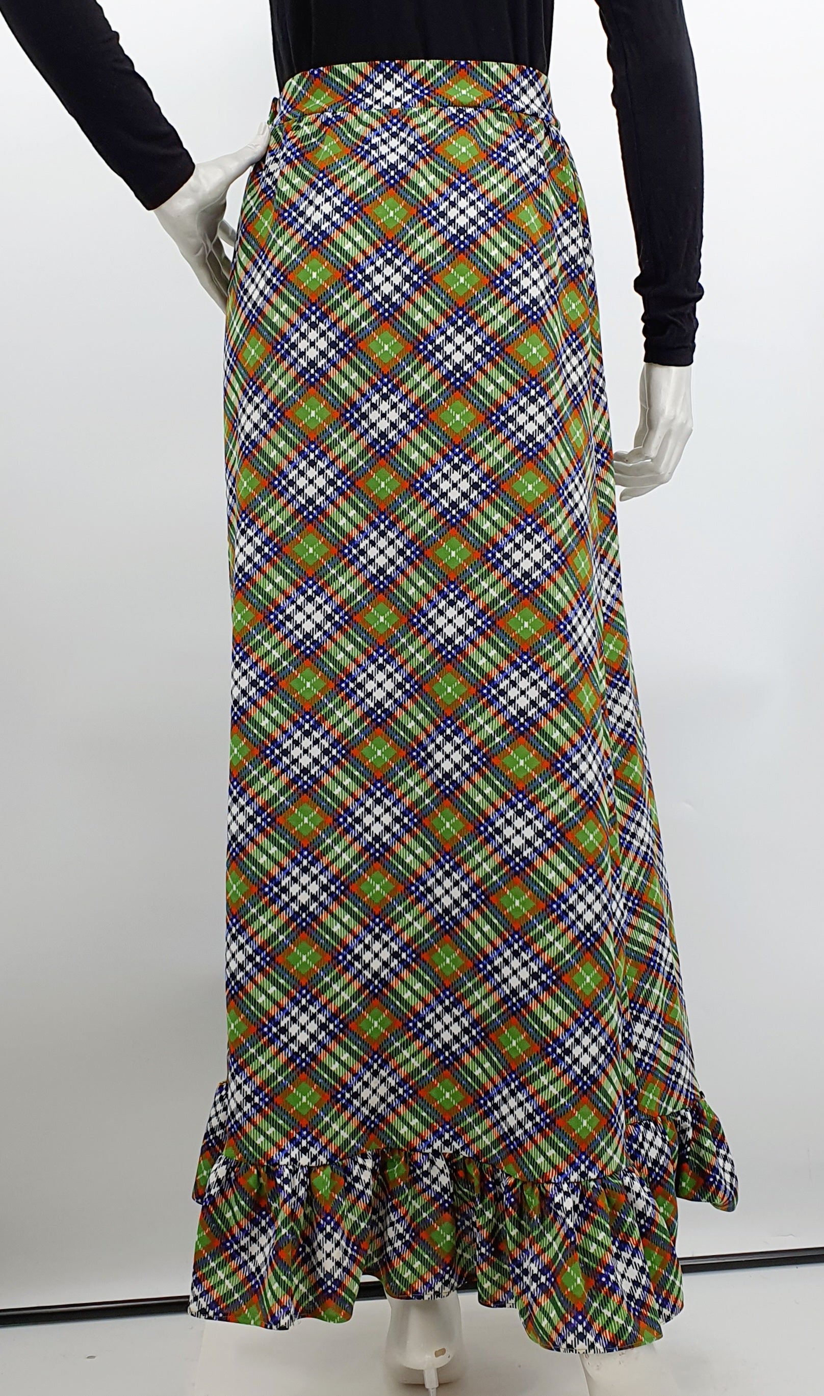 Rikke, checked maxi skirt from the 70s, waist 66cm, size 34