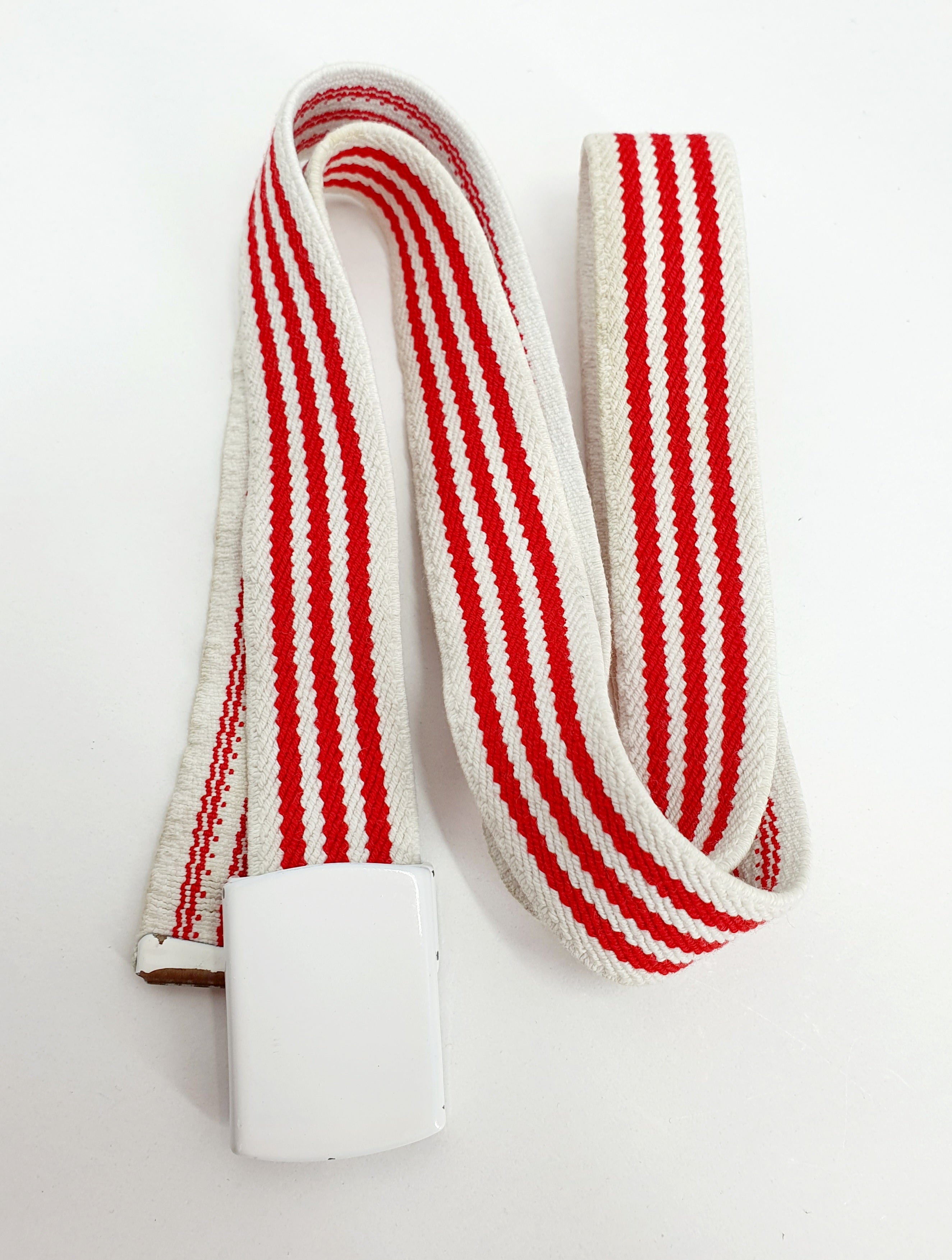 Kuminauhavyö 80-luvulta, raitakuvioinen vintagevyö