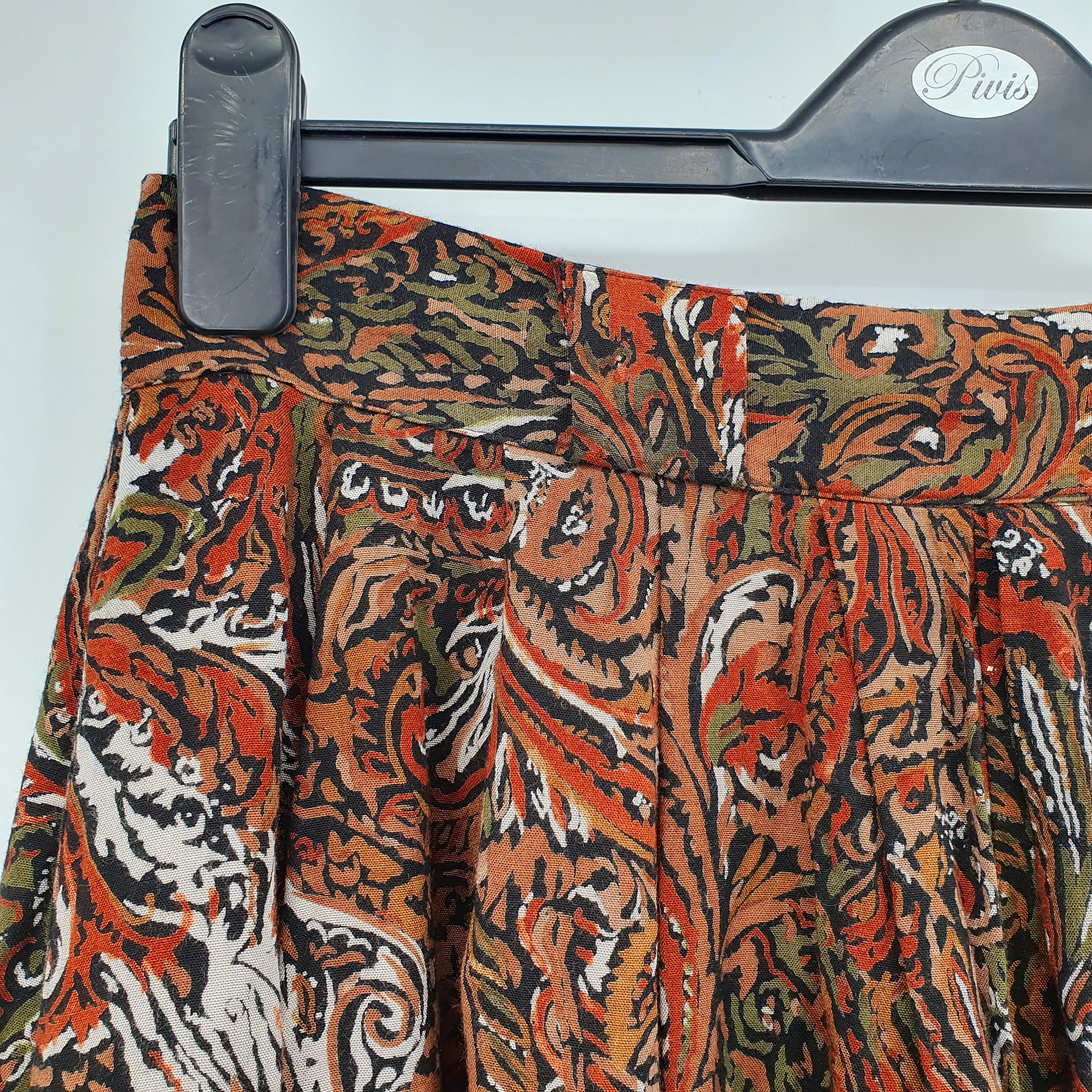 Cliche, 90s viscose skirt with earthy colors, waist 80cm, size 40