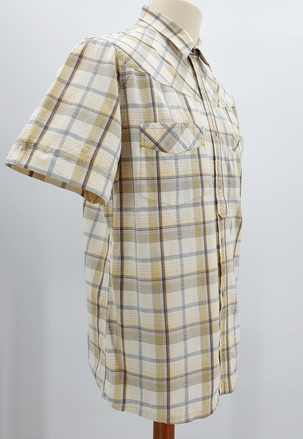 Marlboro Classics Ruutukuvioinen miesten vintagepaita 90-luvulta, lyhythihainen, kuva sivulta