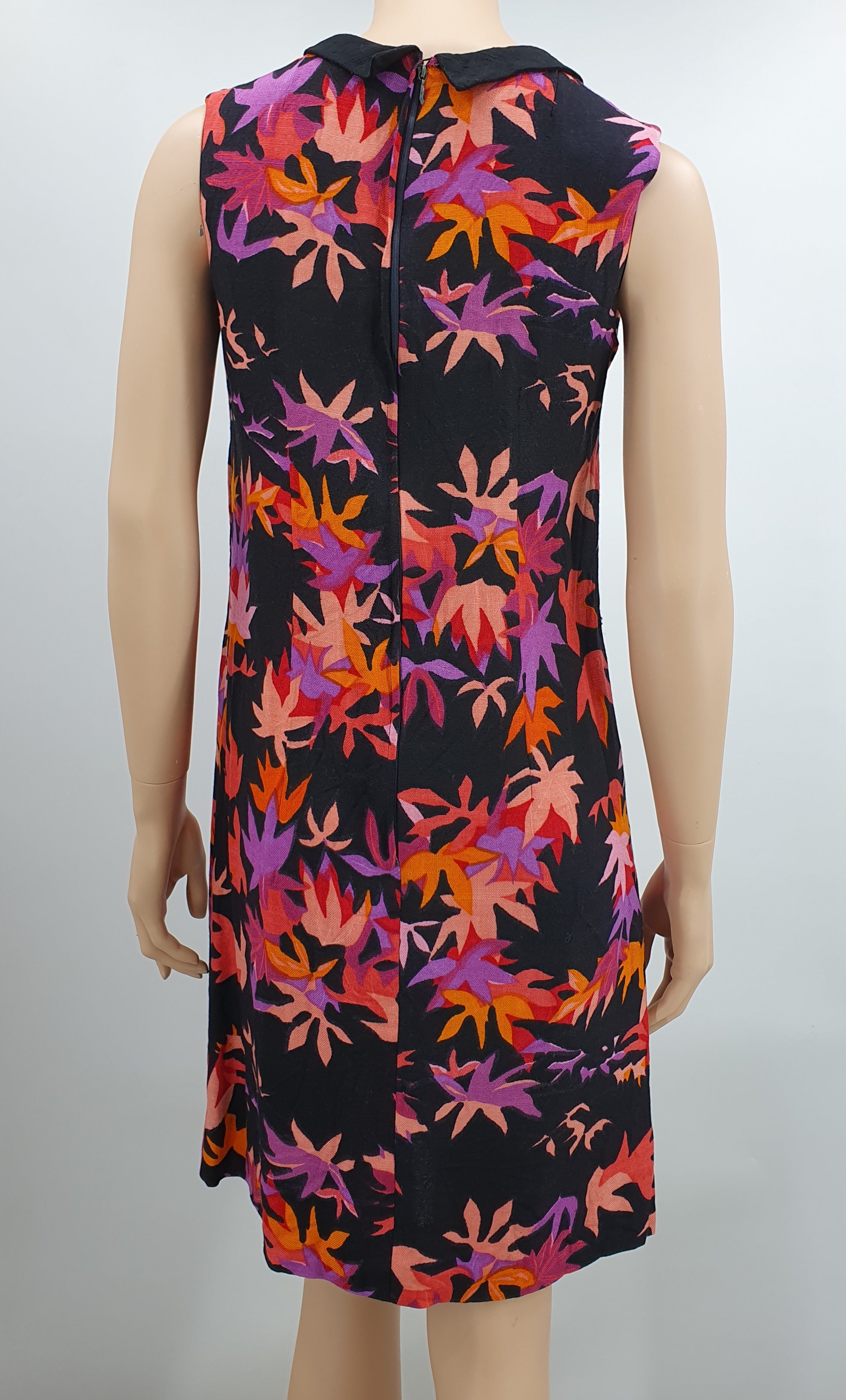 Kaarina, sleeveless dress from the 60s-70s, non-iron fabric, size 36