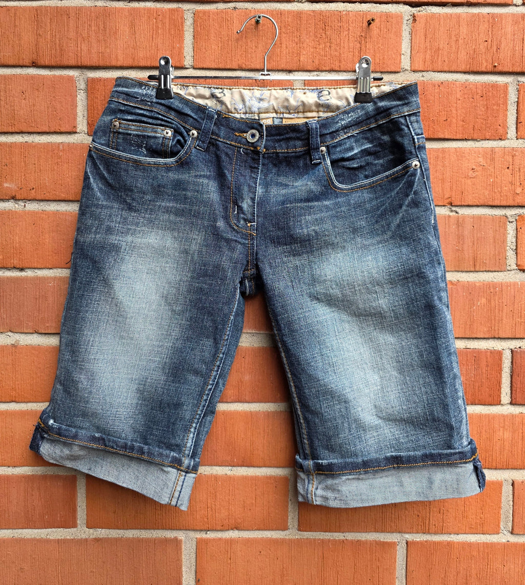 Broadway, low-waisted Y2K denim shorts, size 36-38