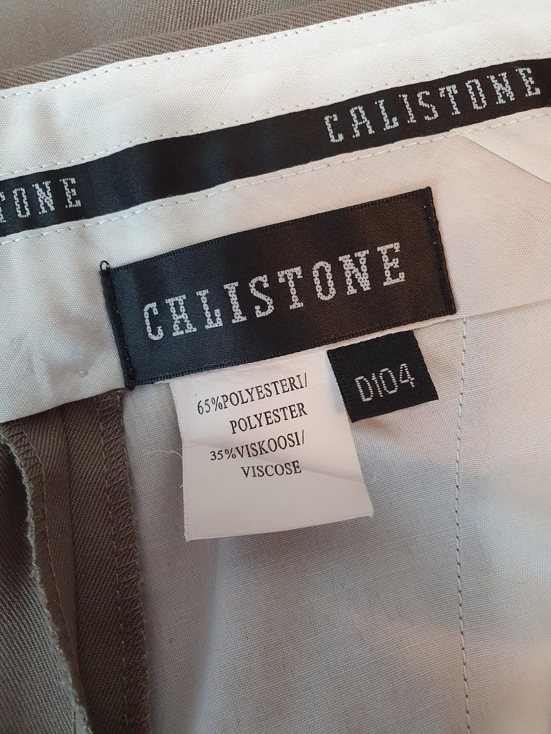 Miesten suorat housut, väri vaaleanruskea, 2000-luvulta, kuva tuotelapusta