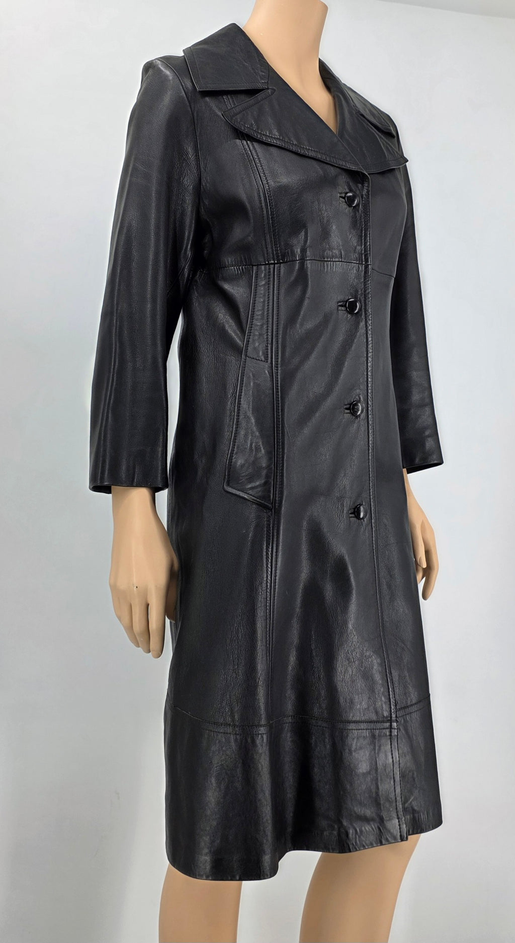Long women's leather jacket from the 70s, color black, size 36-38